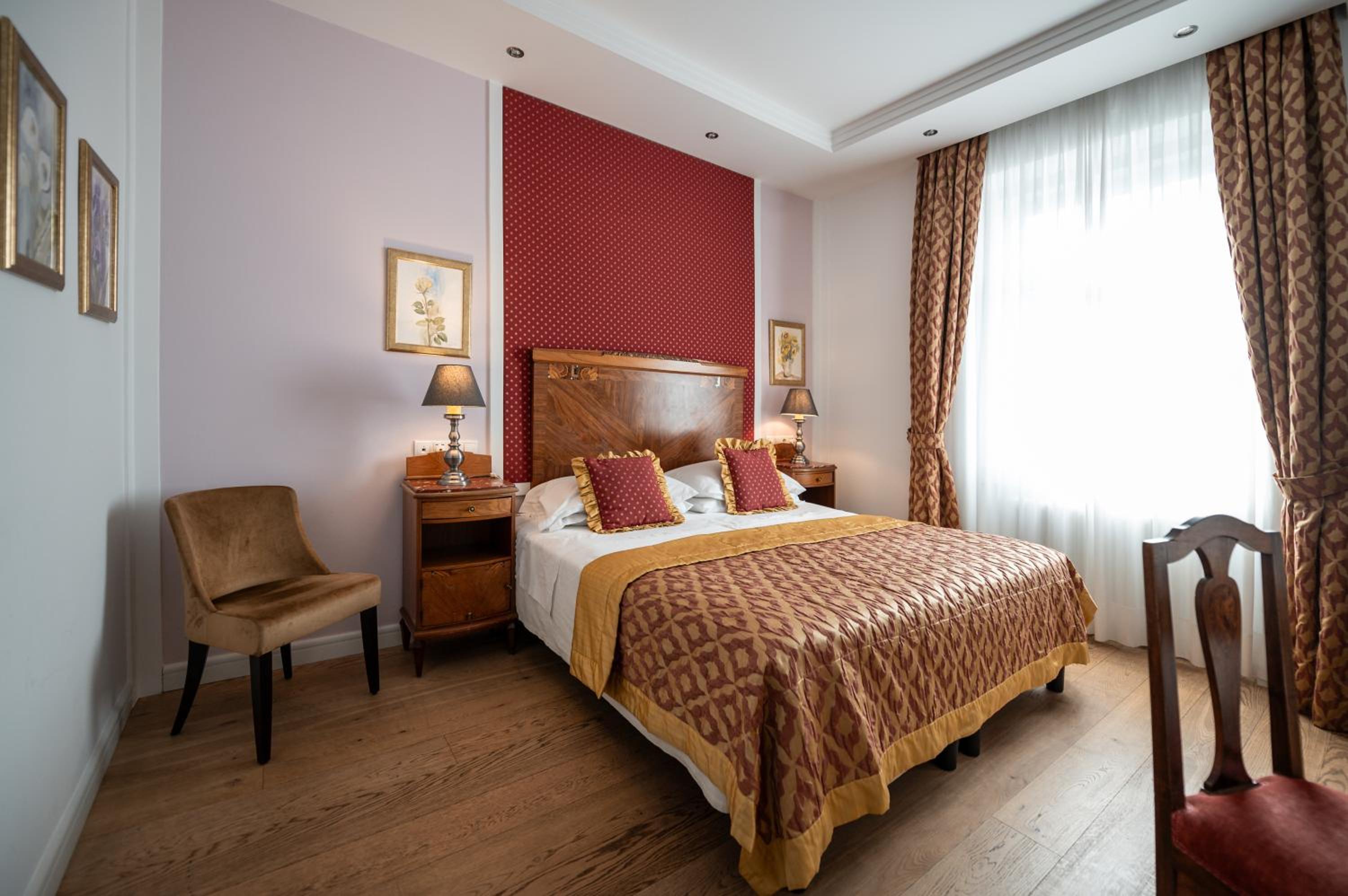 Standard Double or Twin Room - Photo 13
