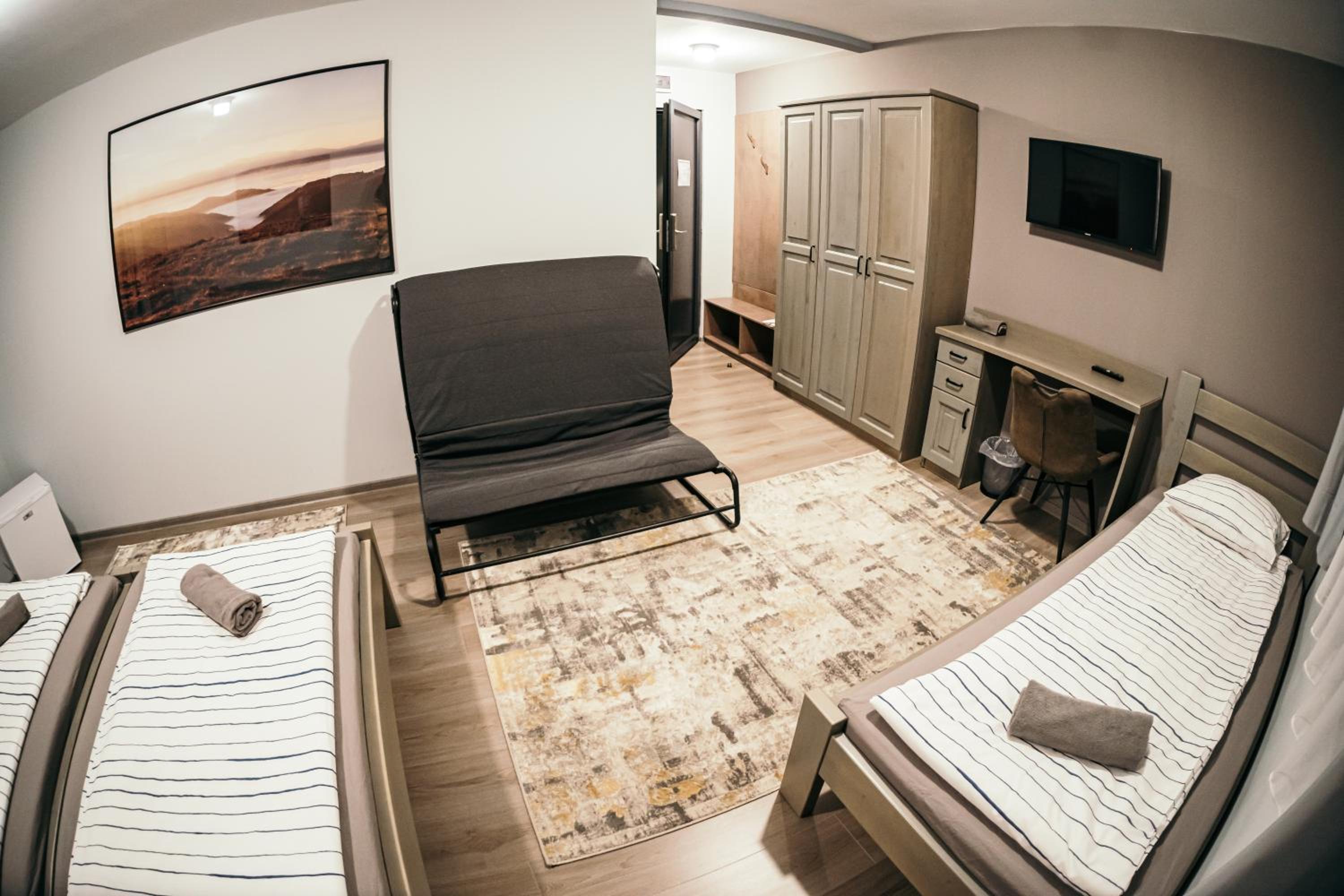 Standard Triple Room photo 2