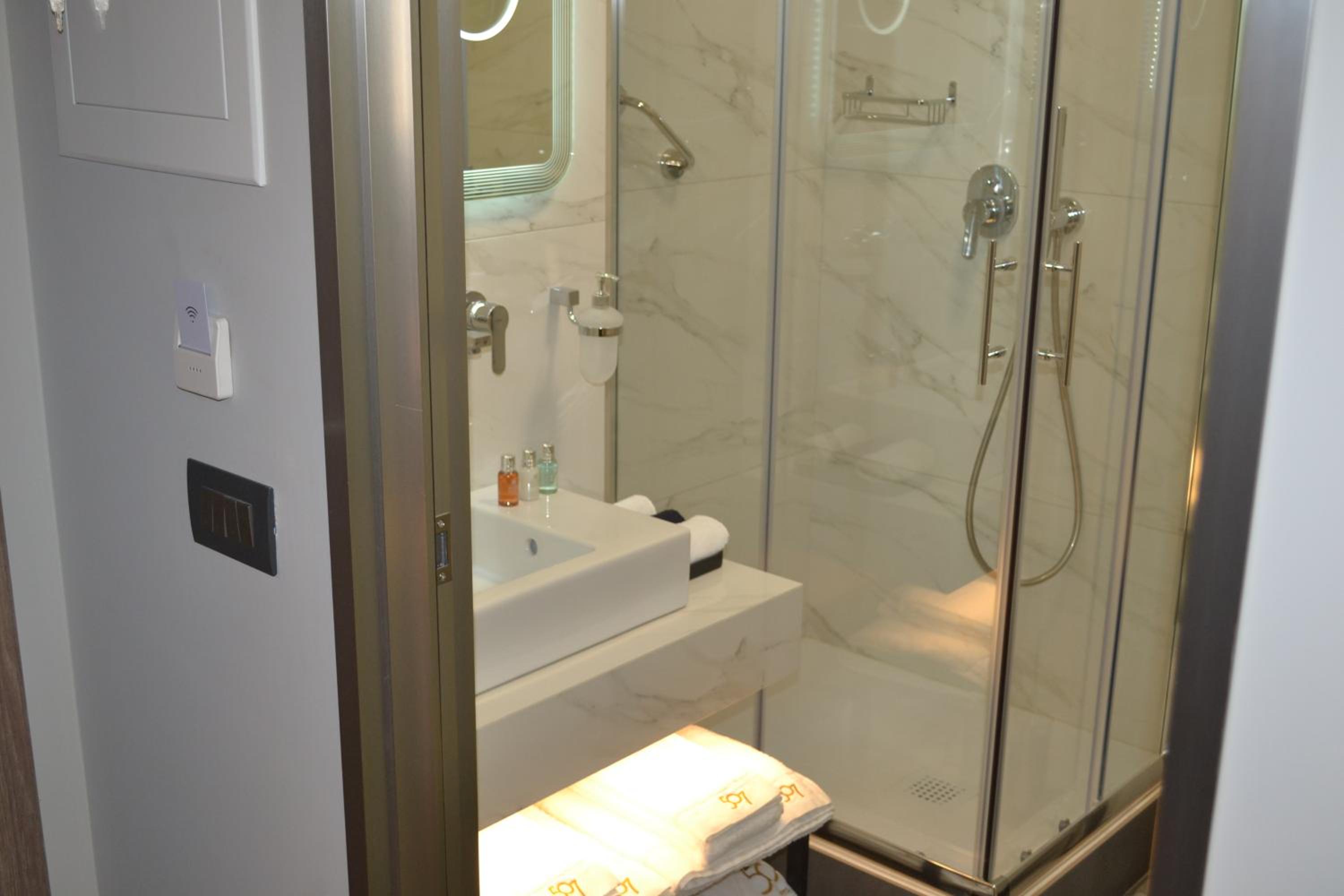 Elegant Suite photo 2