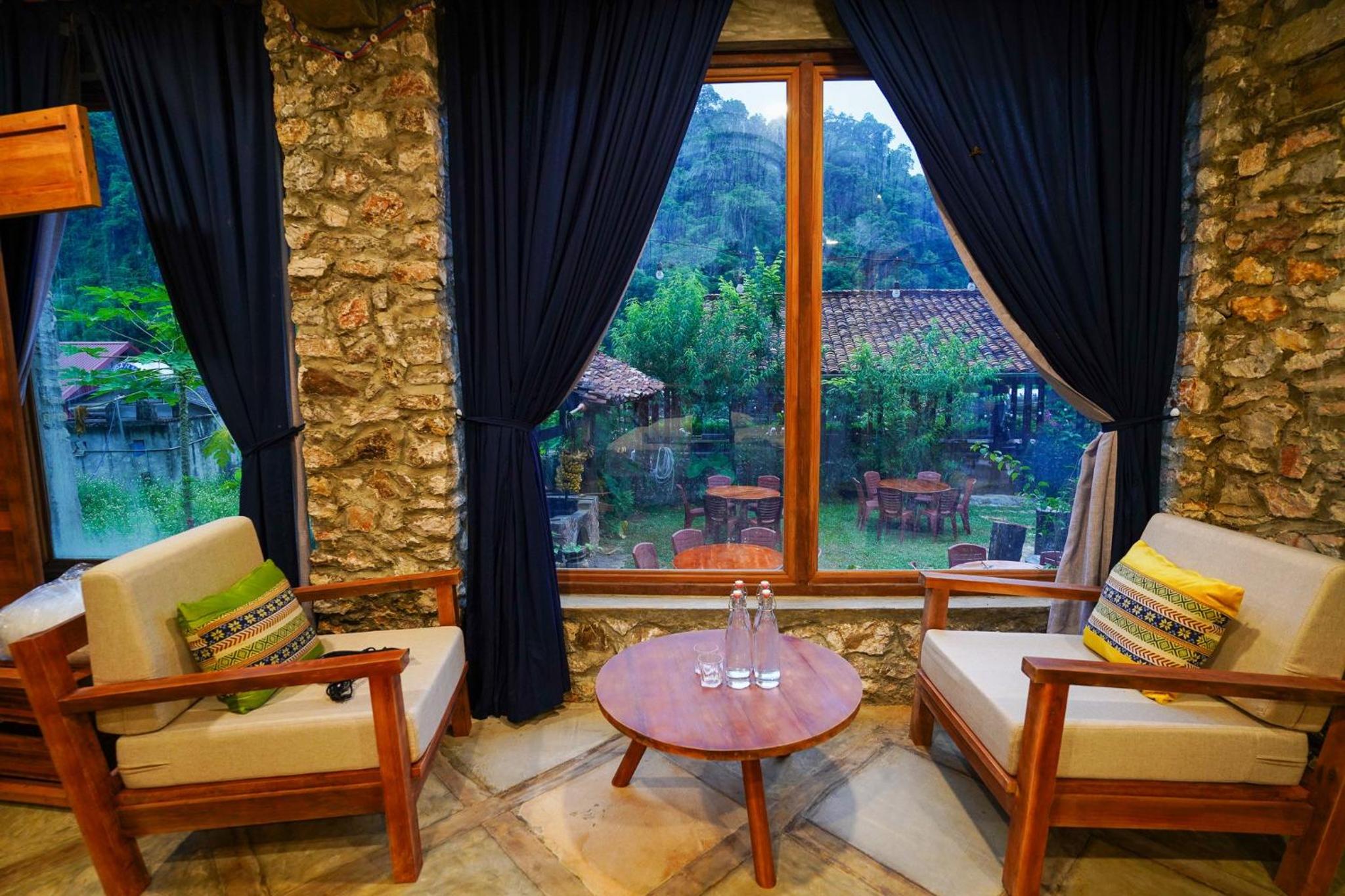 Family Room with Garden View photo 2