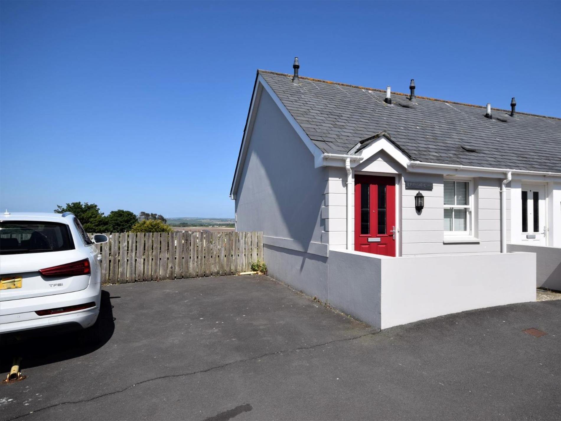 Three-Bedroom House photo 2