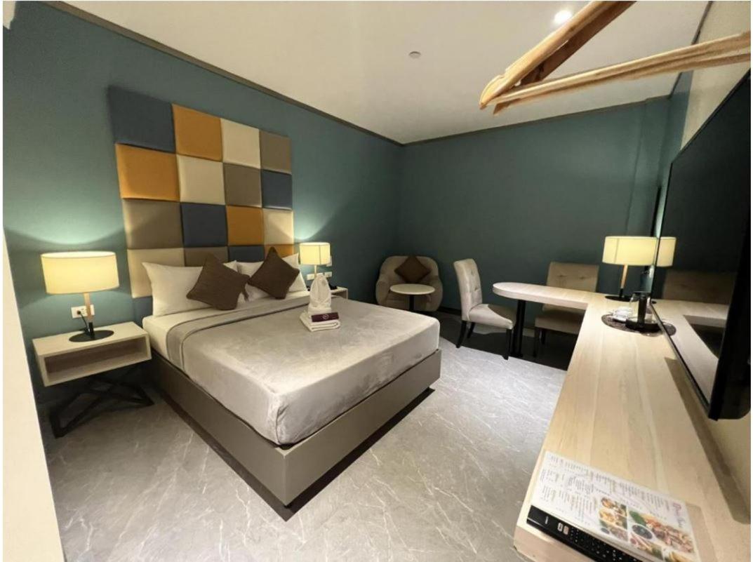Queen Room