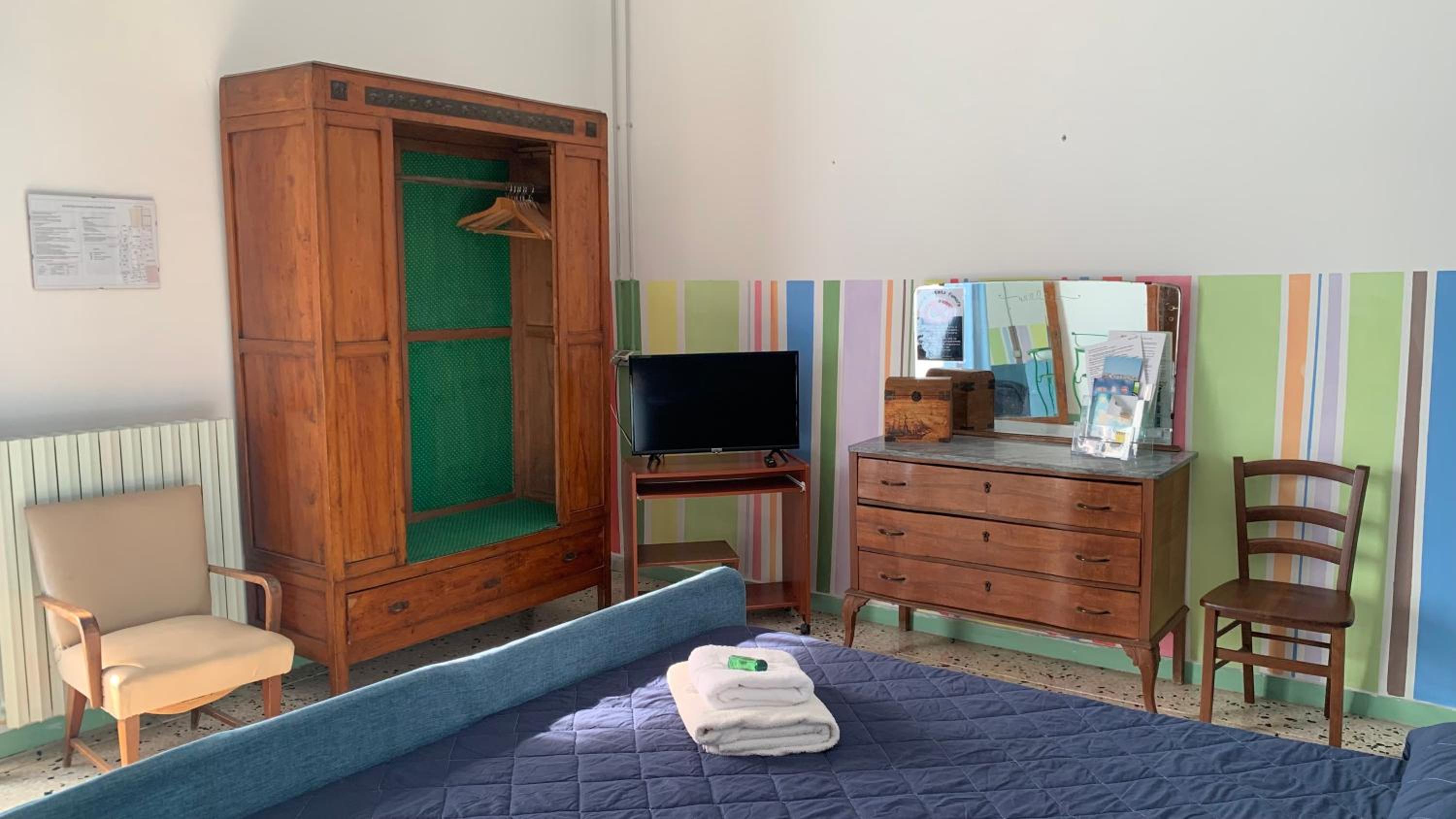 Triple Room with Private Bathroom photo 3