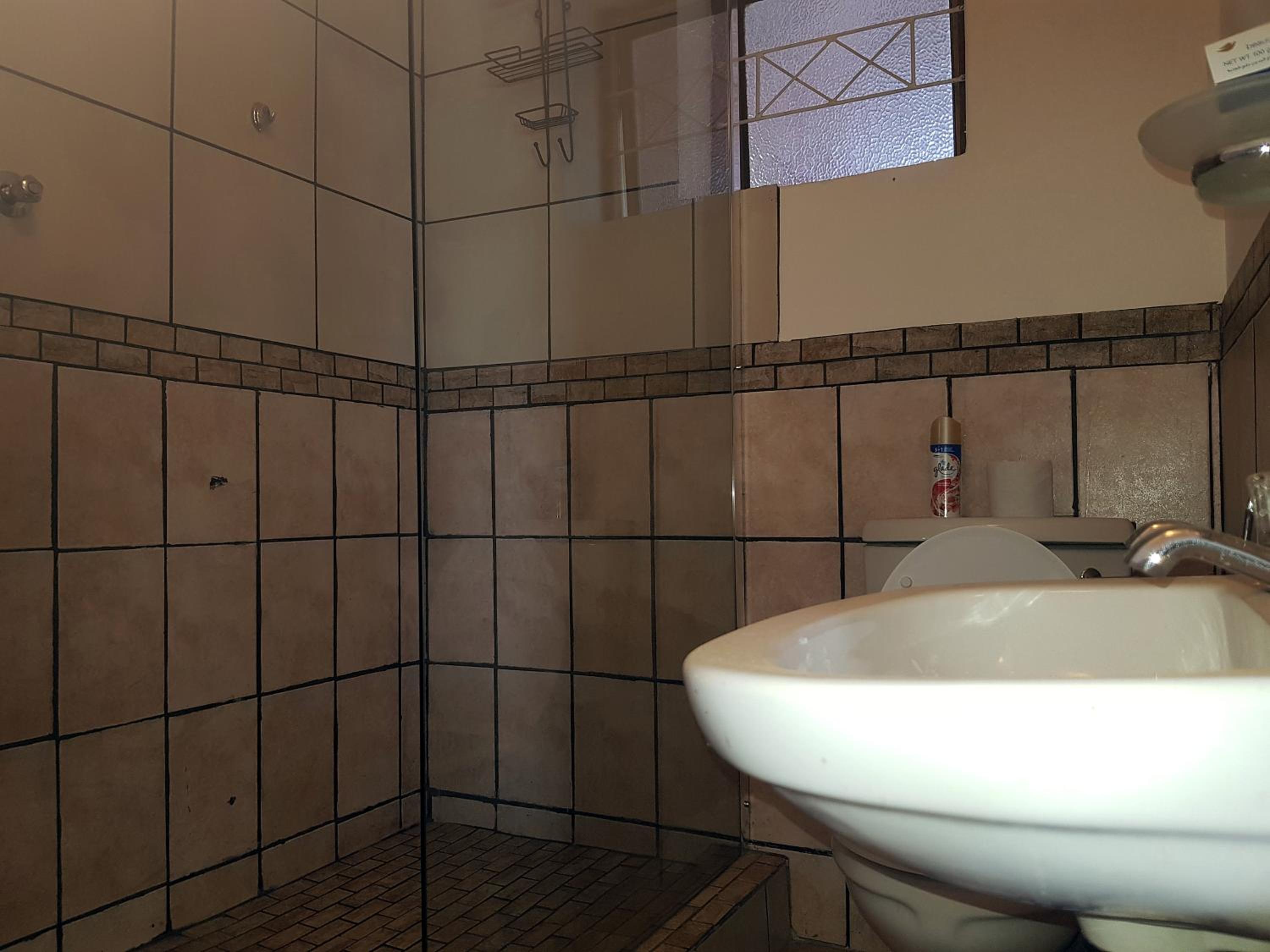 Suite - Photo 12