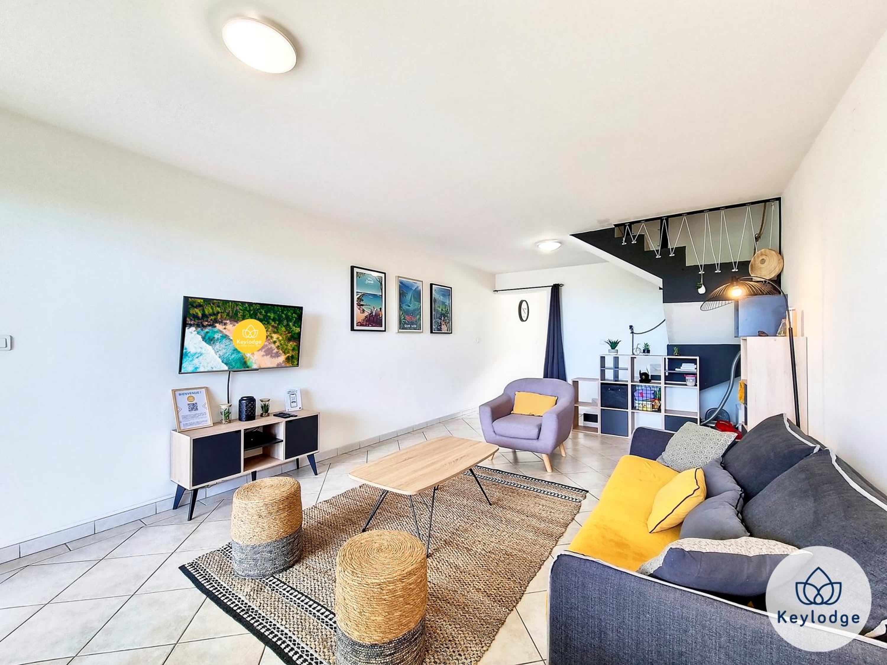 Three-Bedroom House photo 1
