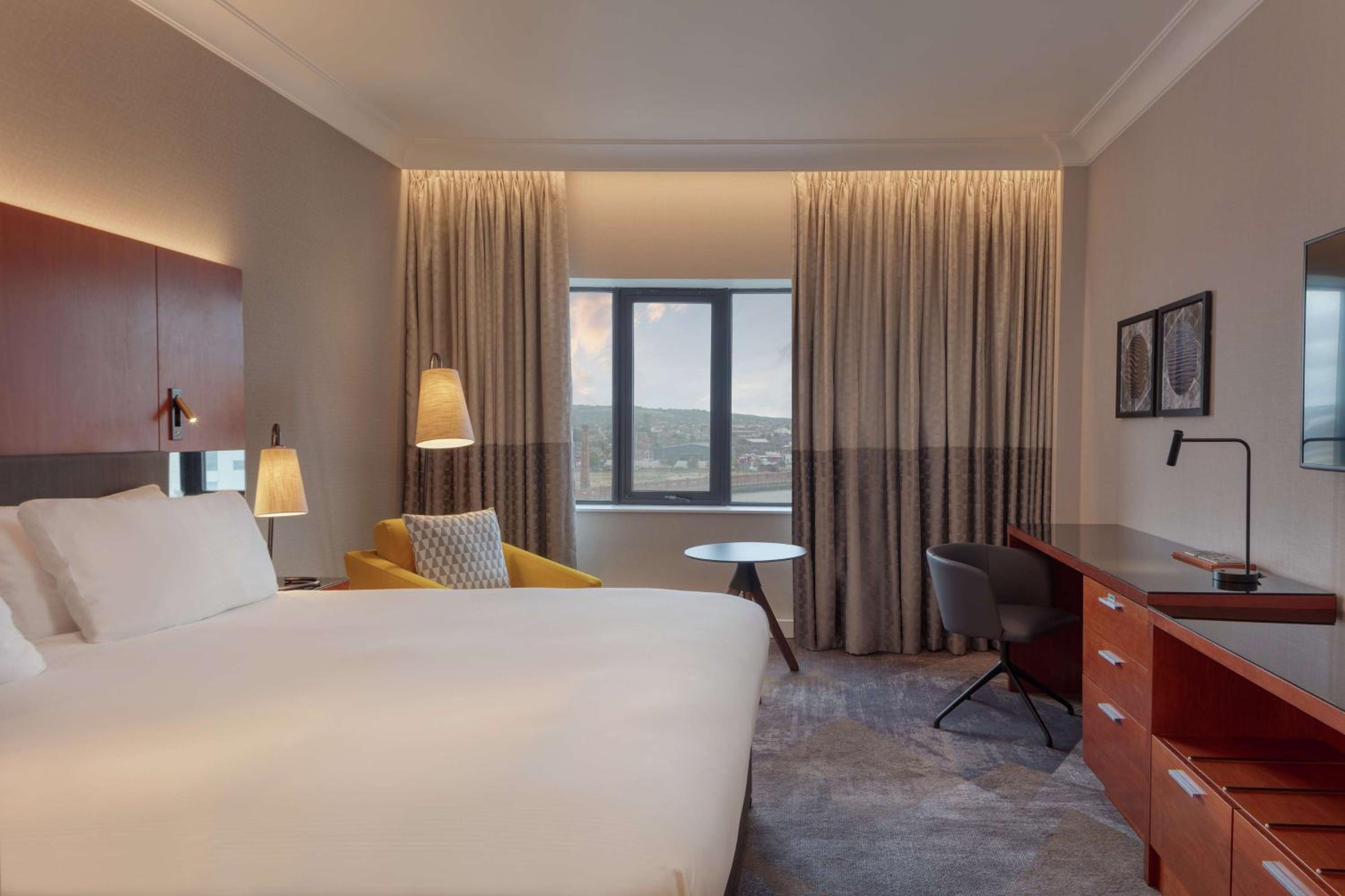 King Guest Room - Photo 1