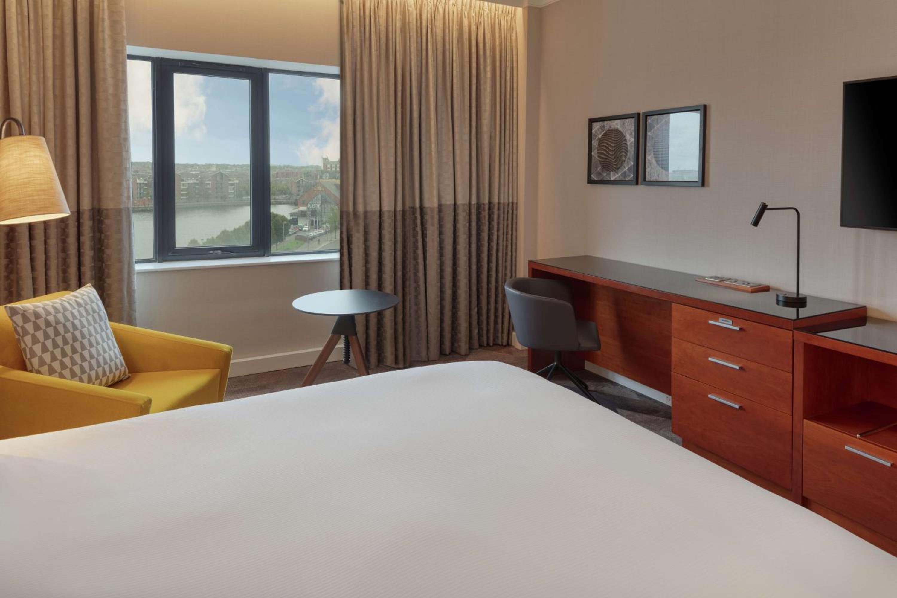 King Guest Room - Photo 2