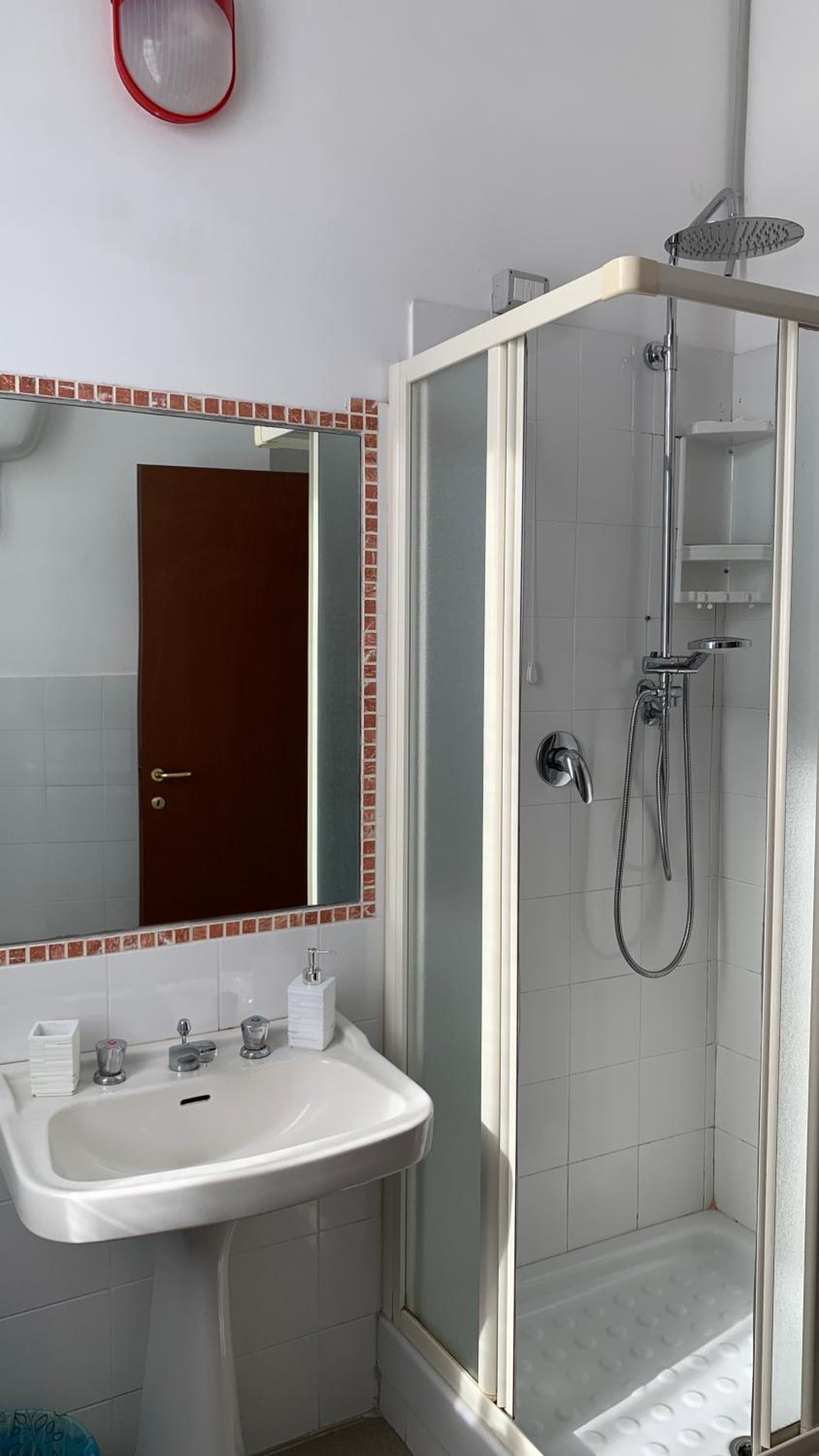 Double or Twin Room with Private Bathroom photo 3