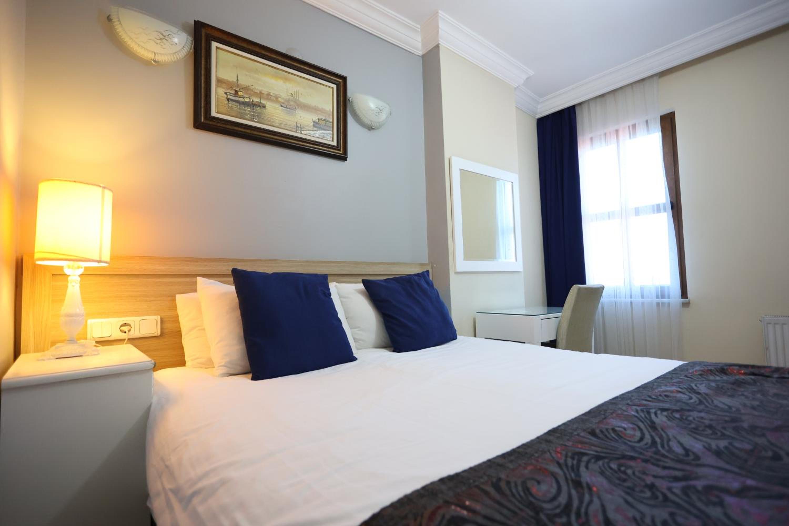 Standard Double Room photo 2