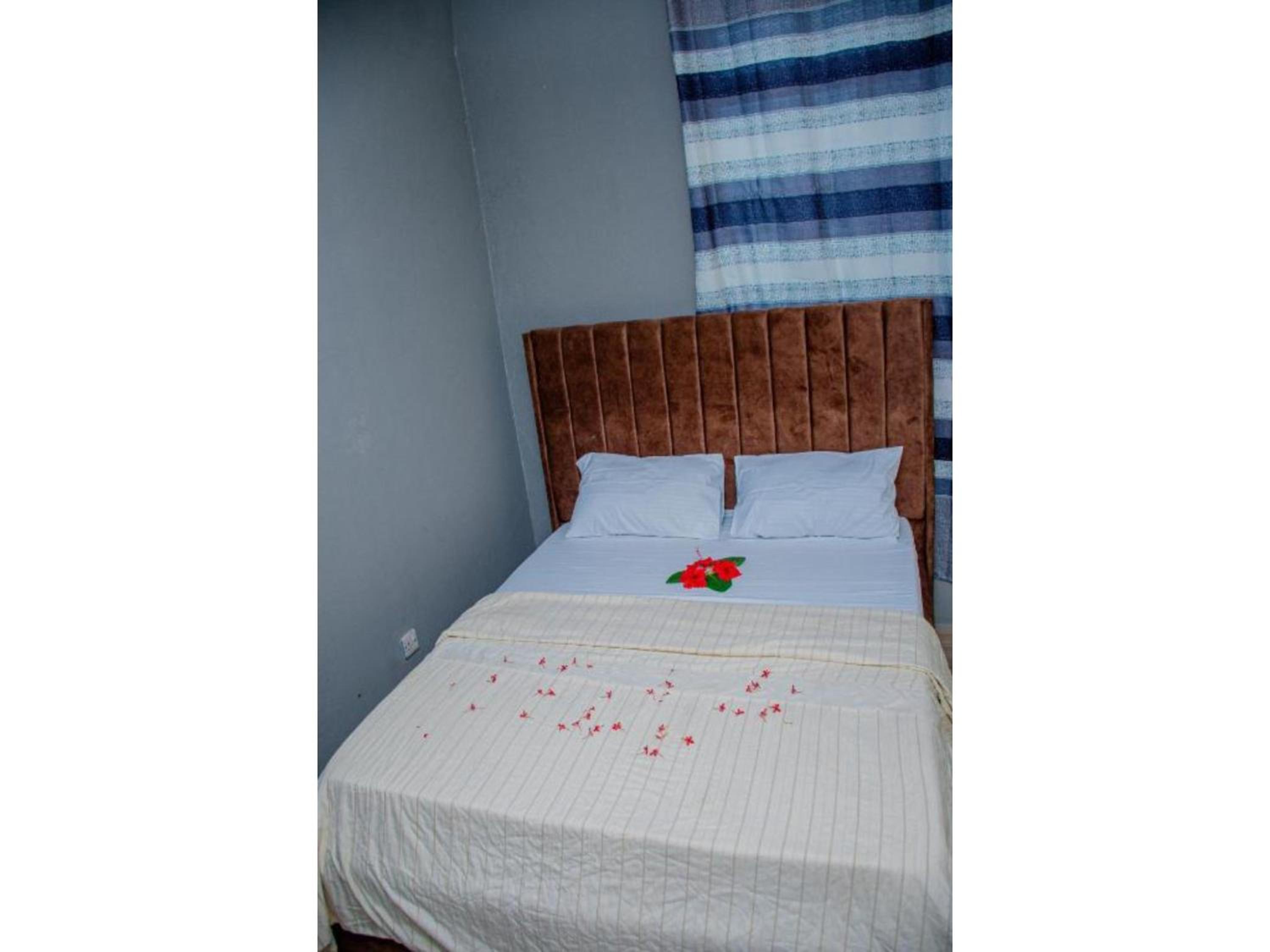 Standard Triple Room - Photo 2
