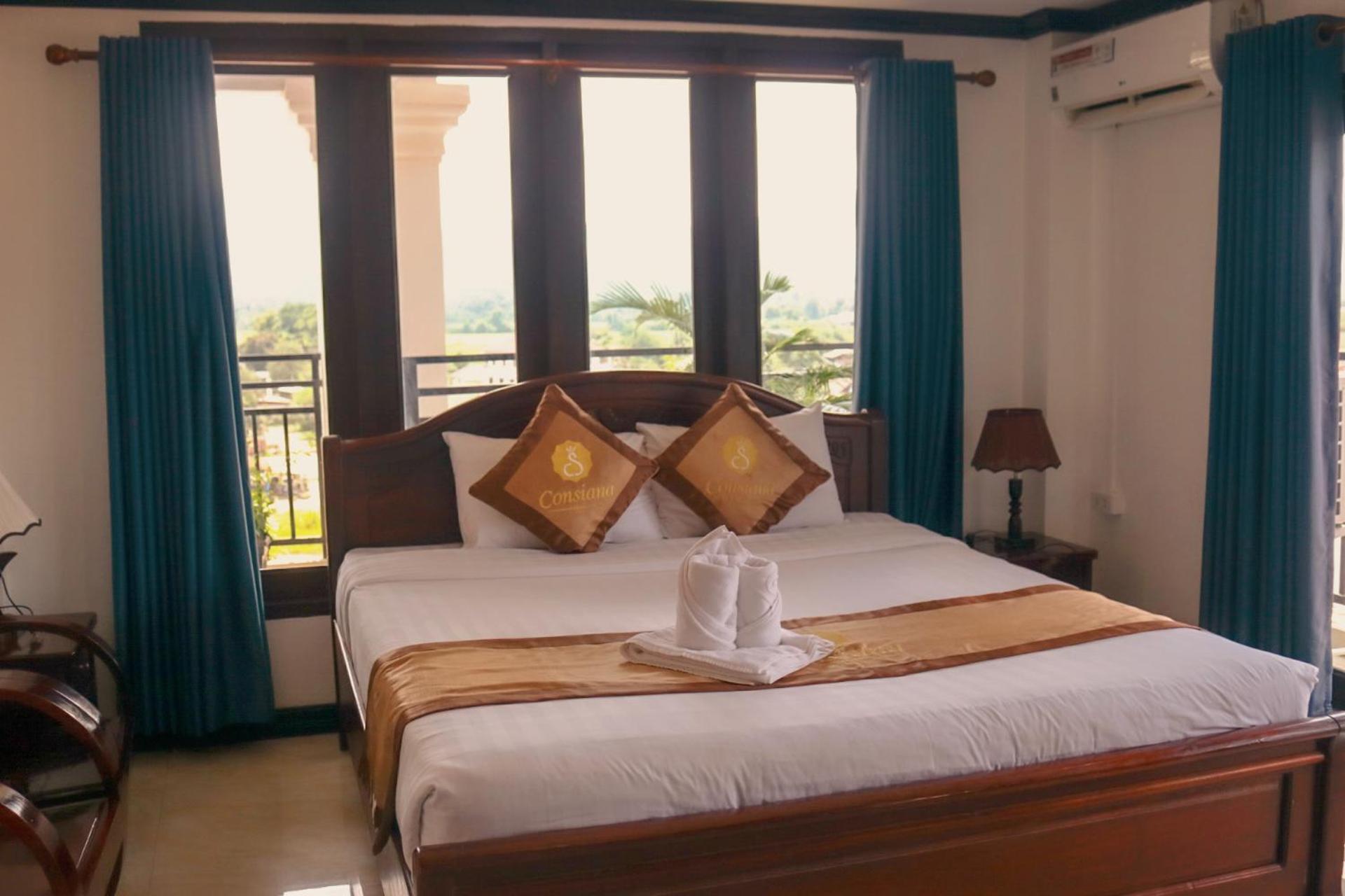 Deluxe Double Room with Balcony photo 3