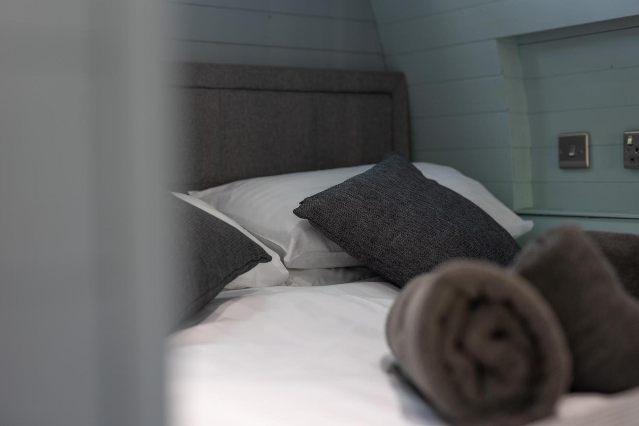 One-Bedroom Apartment - Photo 6