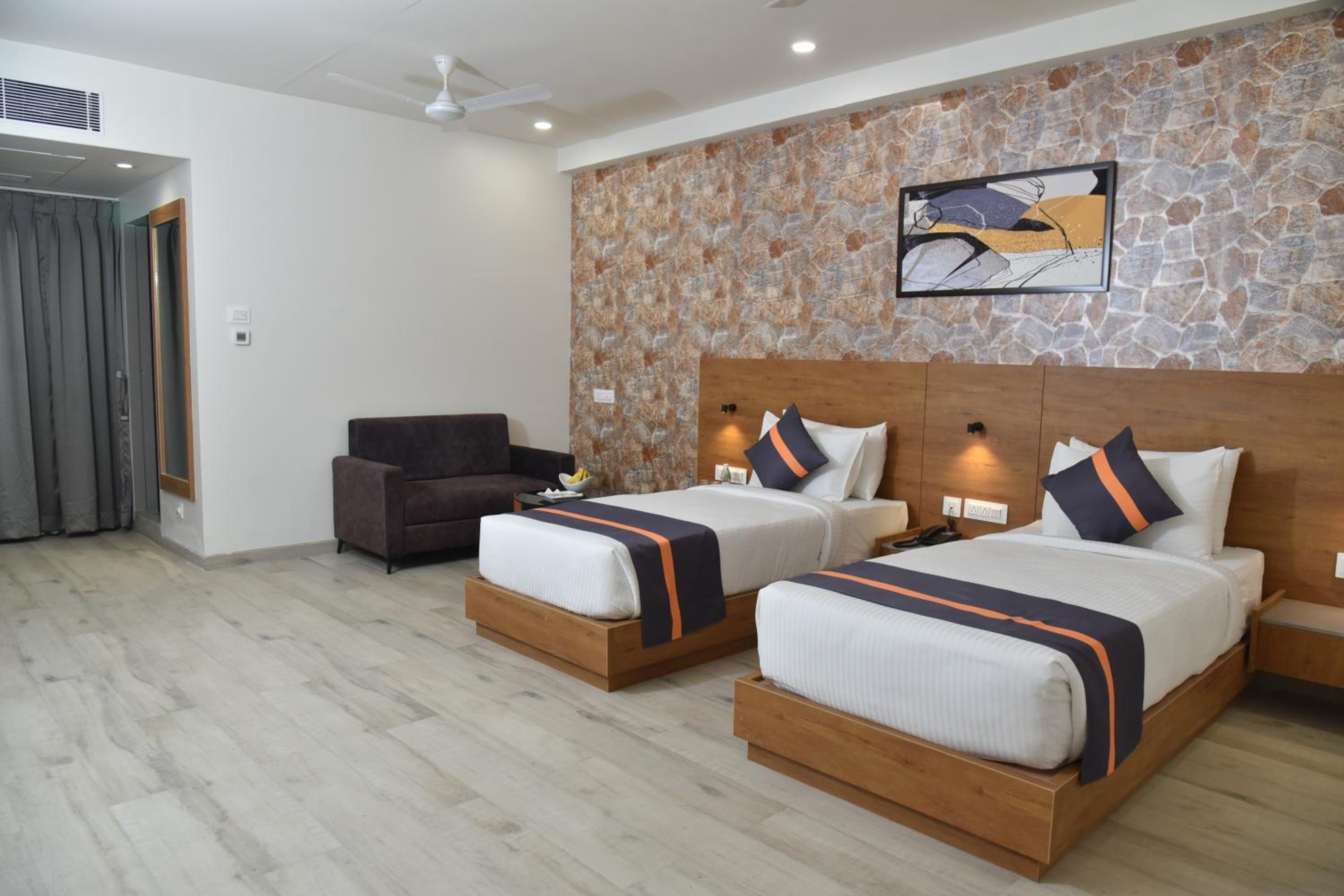 Deluxe Twin Room photo 2