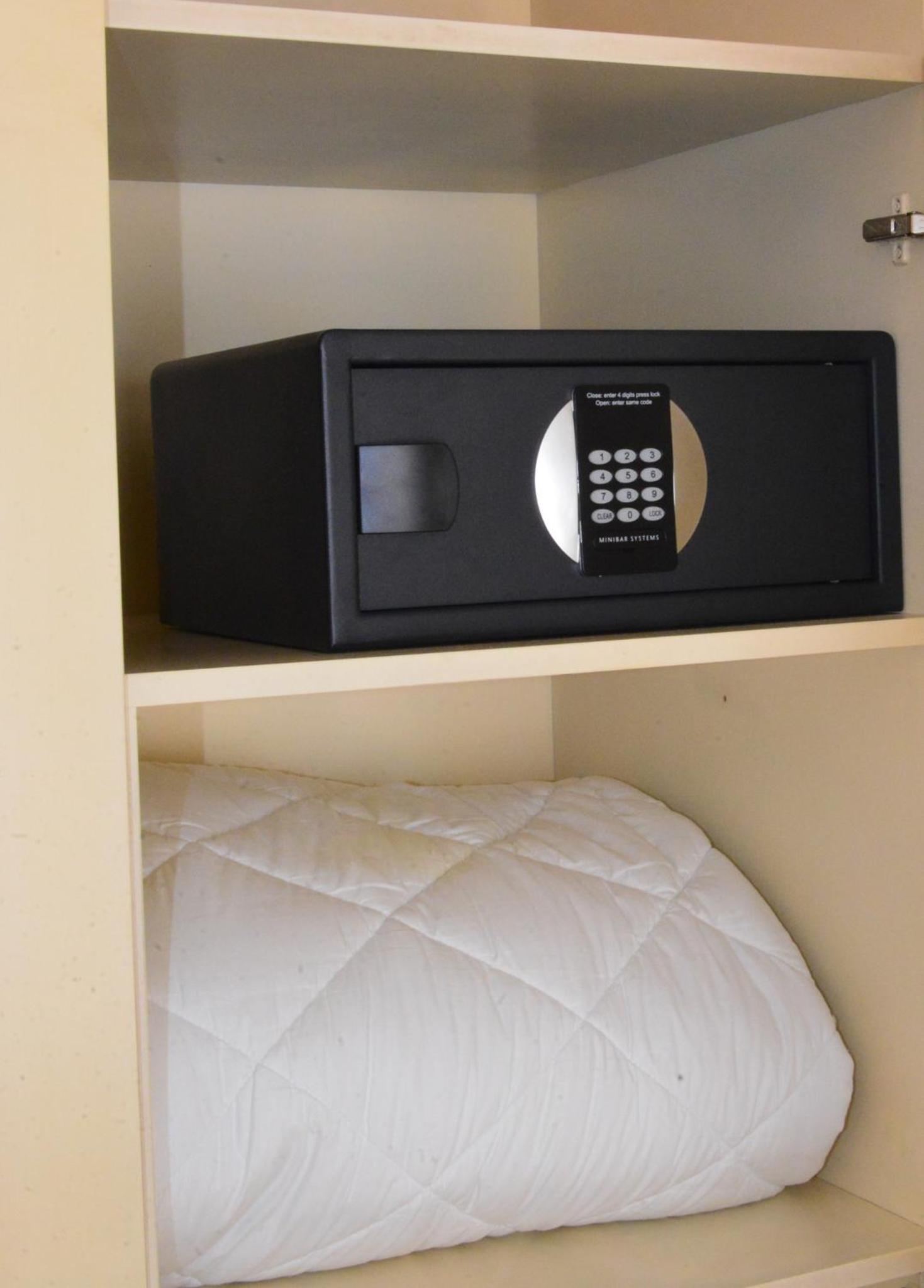 Comfort Queen Room - Photo 3