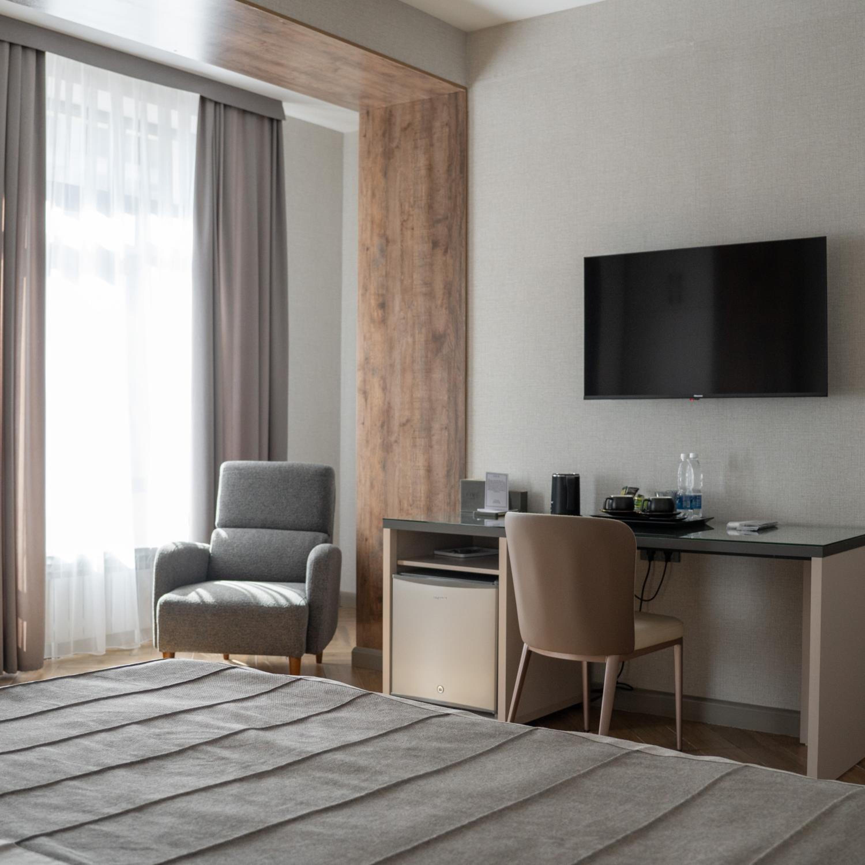 Deluxe King Room photo 3