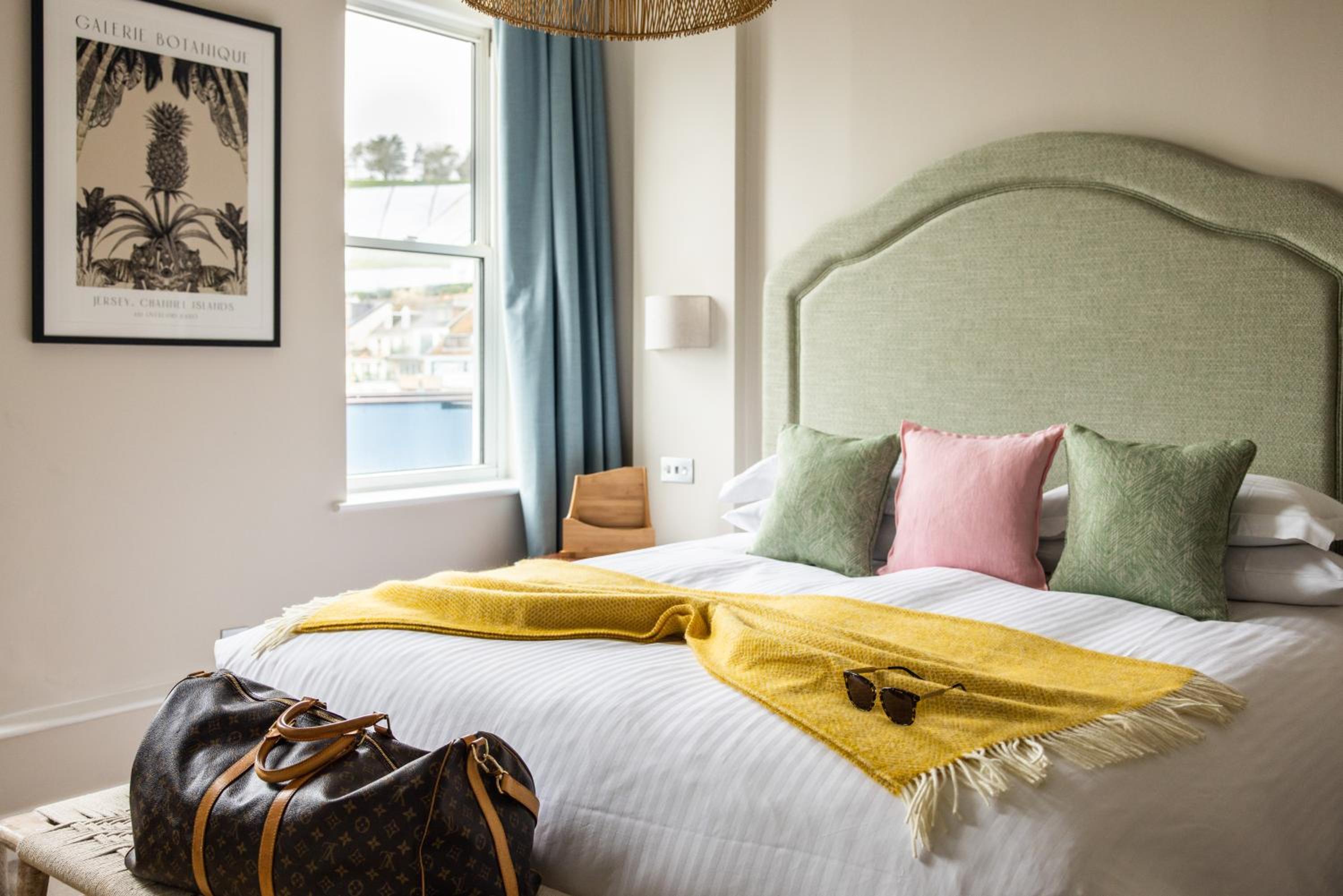 Deluxe Double Room with Balcony and Sea View