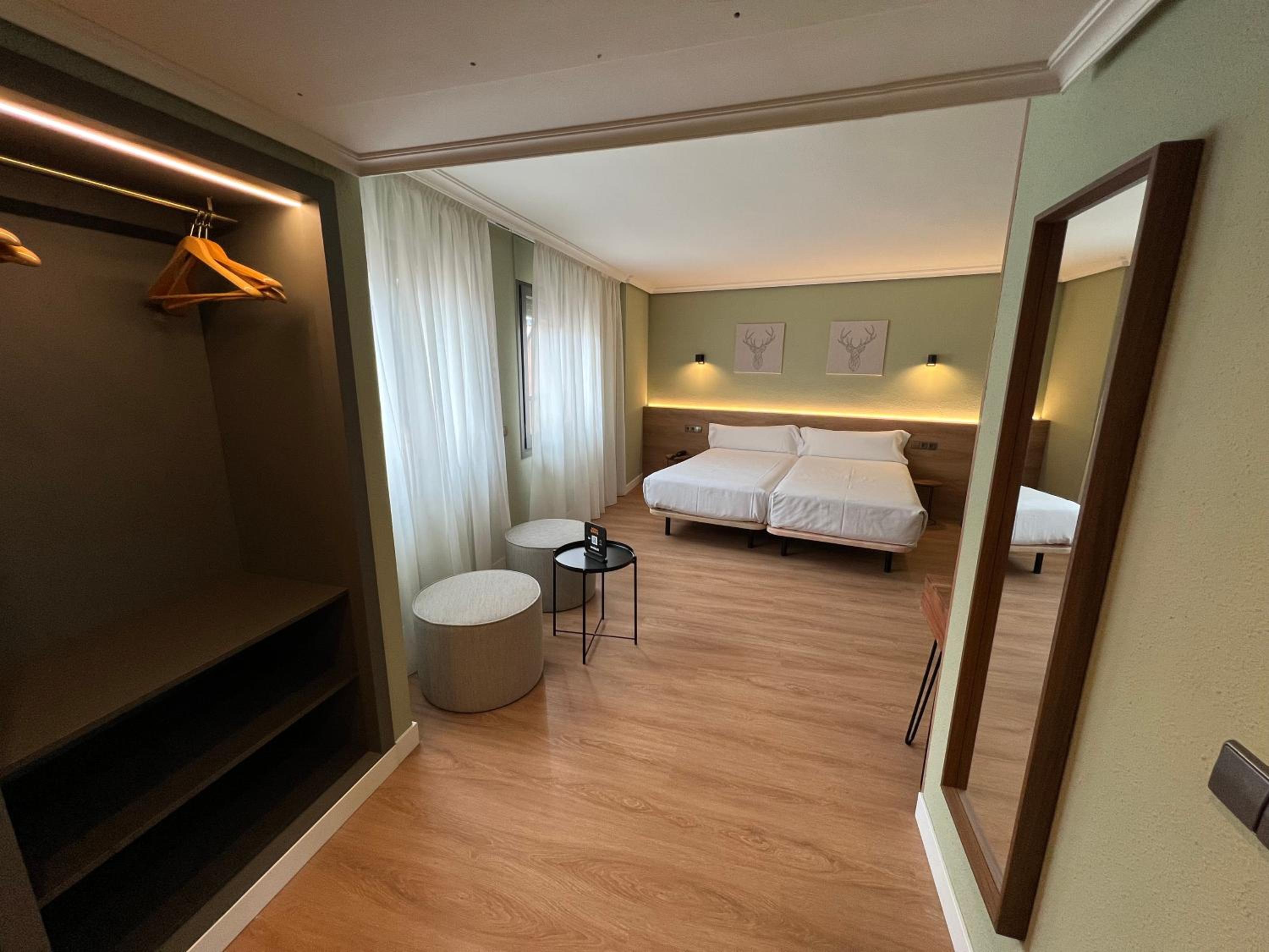 Deluxe Twin Room photo 1