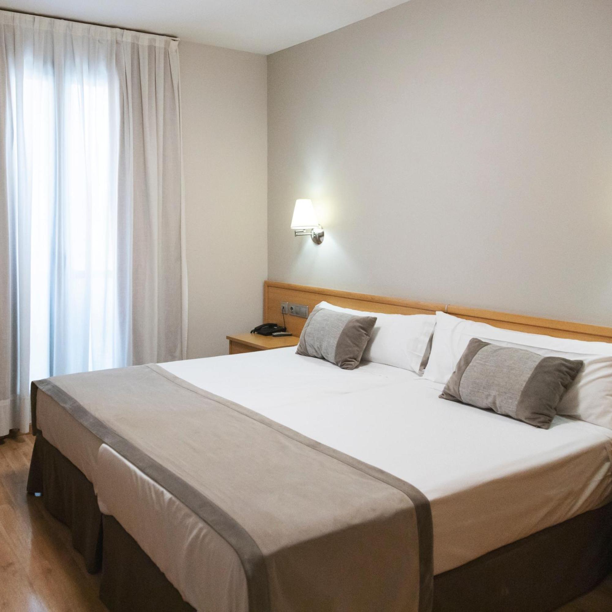 Twin Room - Photo 1