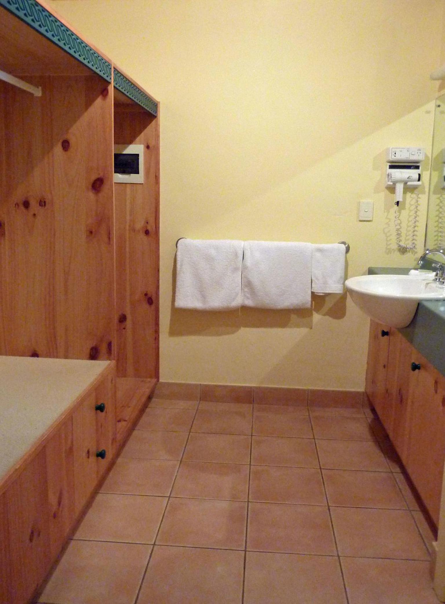 Queen Room with Spa Bath photo 2