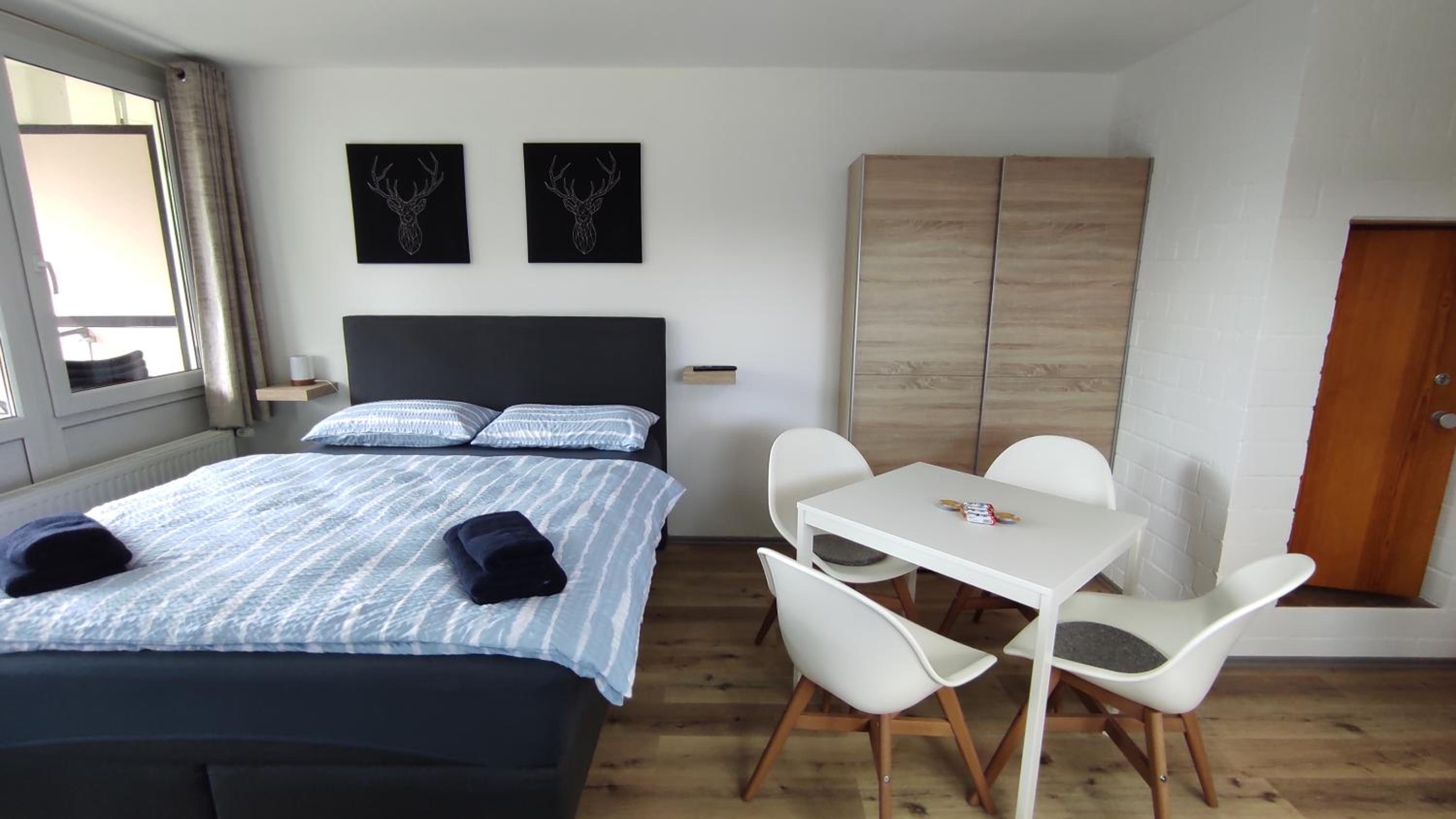 Apartment with Balcony photo 1