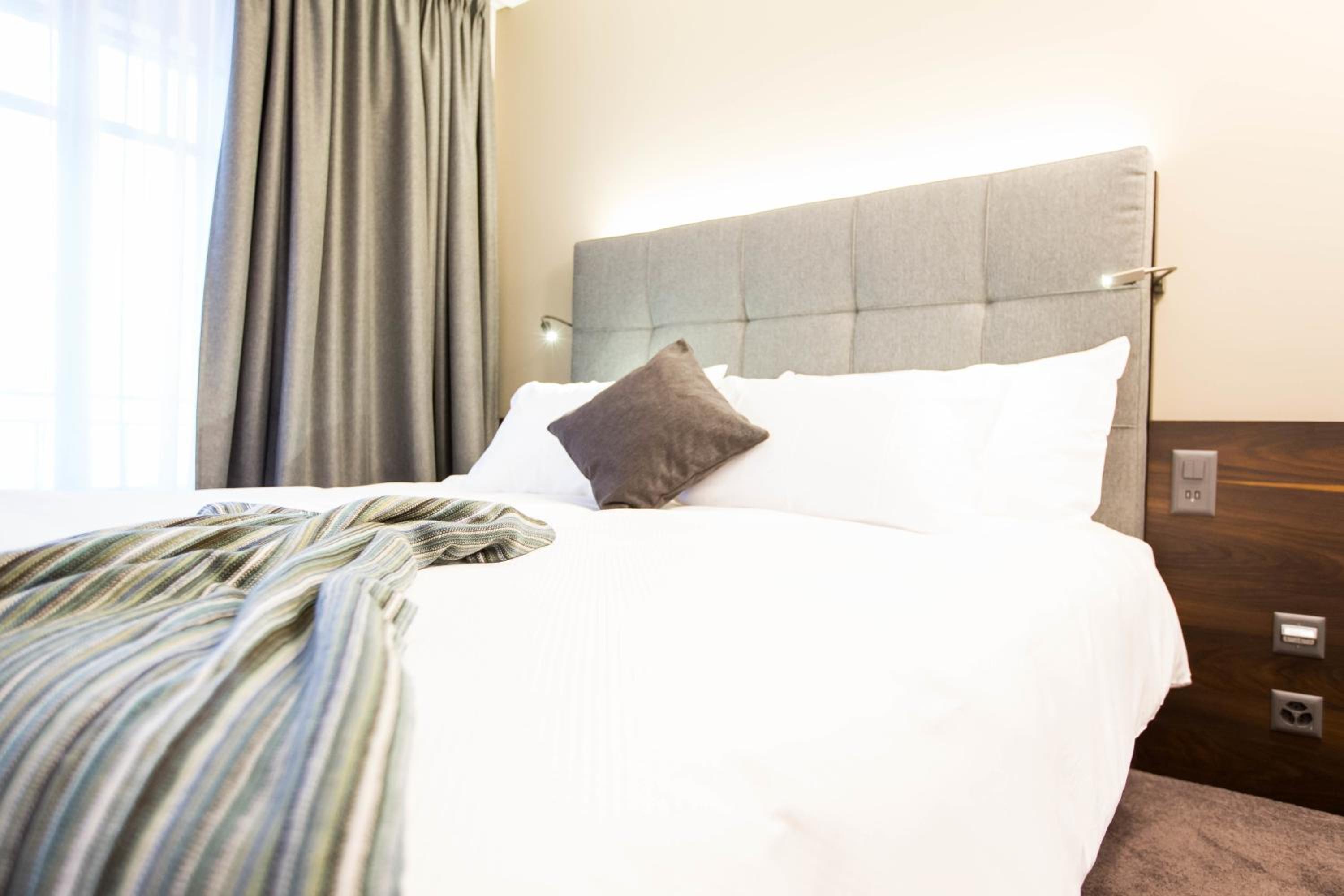 Suite - Photo 1
