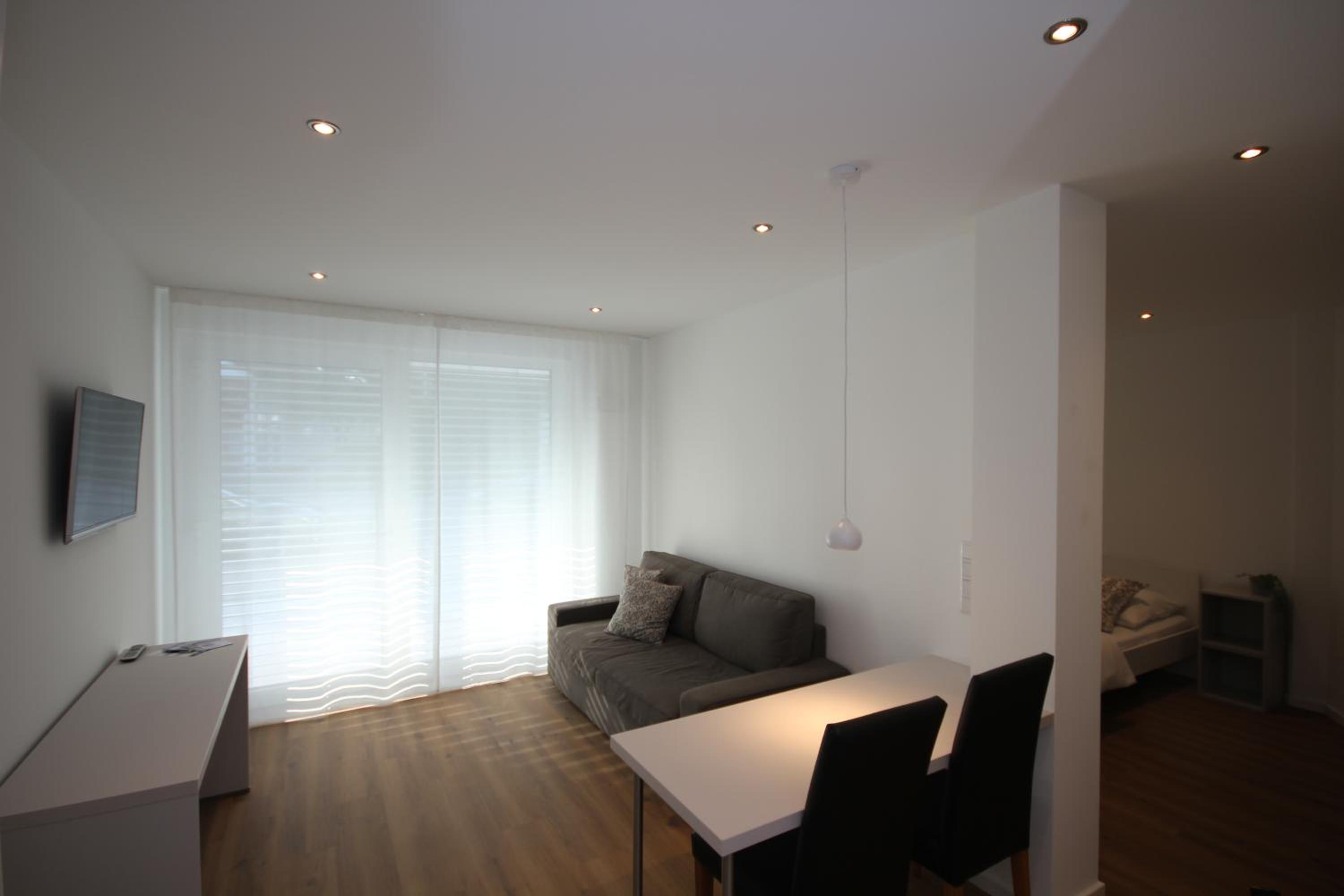 One-Bedroom Apartment photo 1