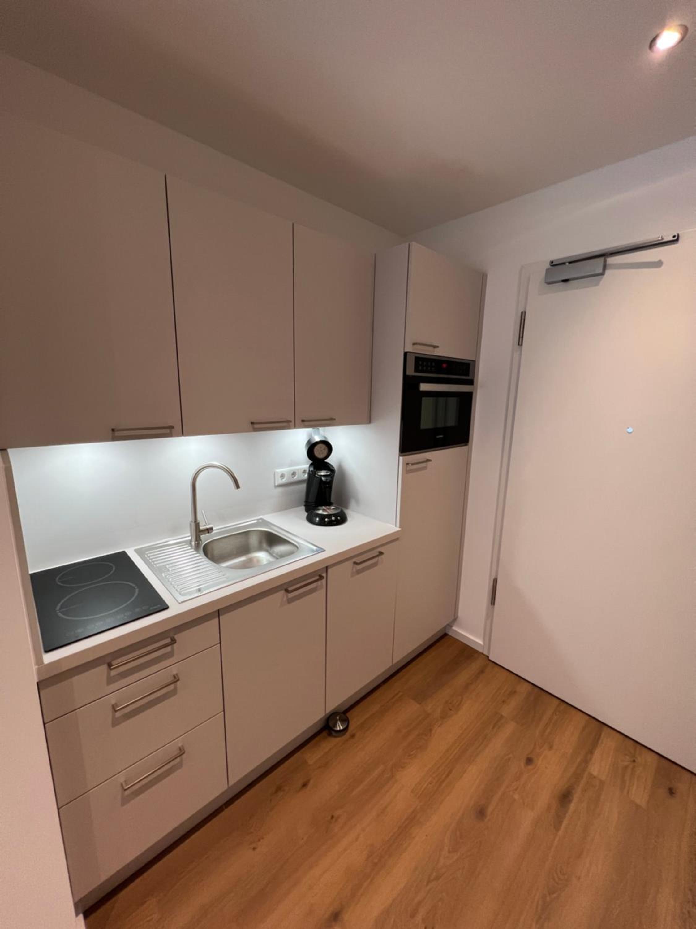 One-Bedroom Apartment photo 2