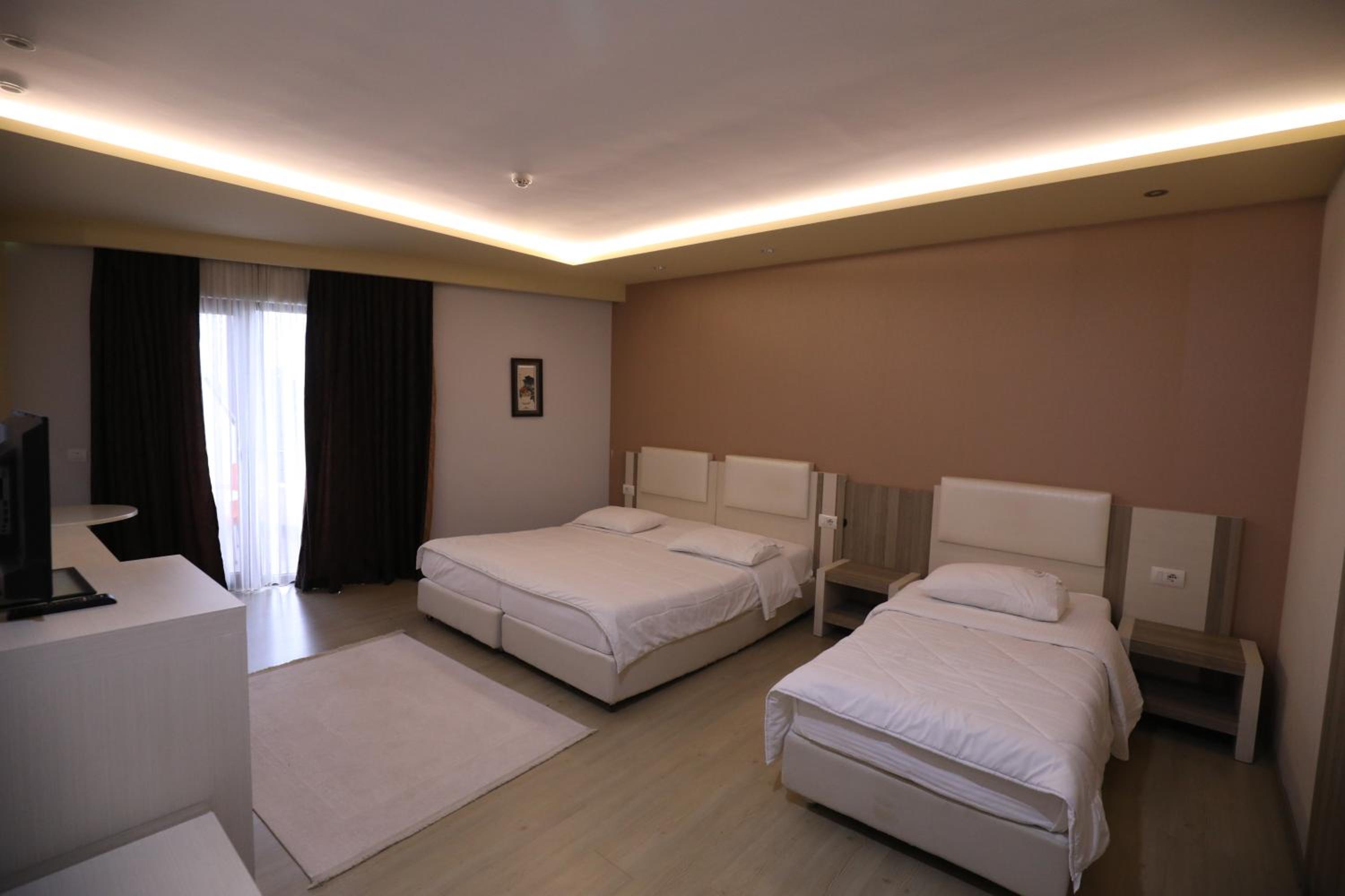 Triple Room with Balcony photo 2