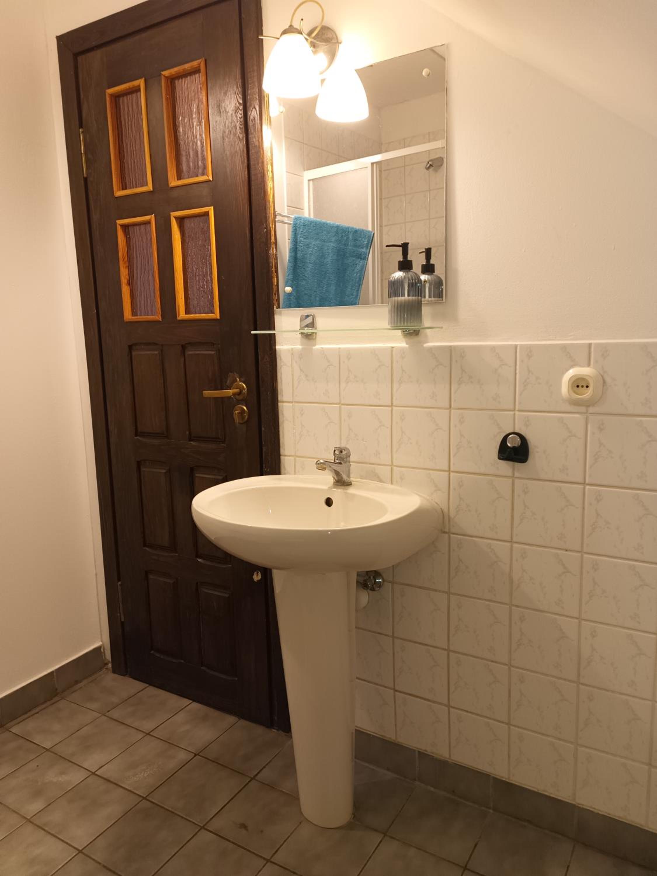 Small Double Room - Photo 3