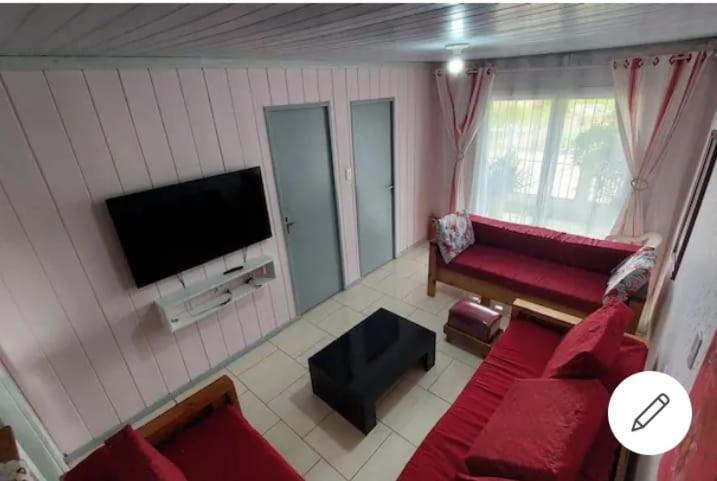 Three-Bedroom House photo 1