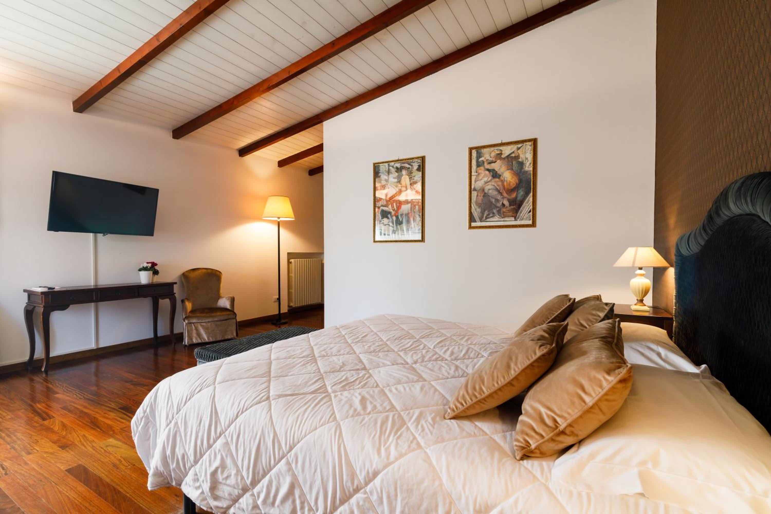 Suite with Terrace photo 2