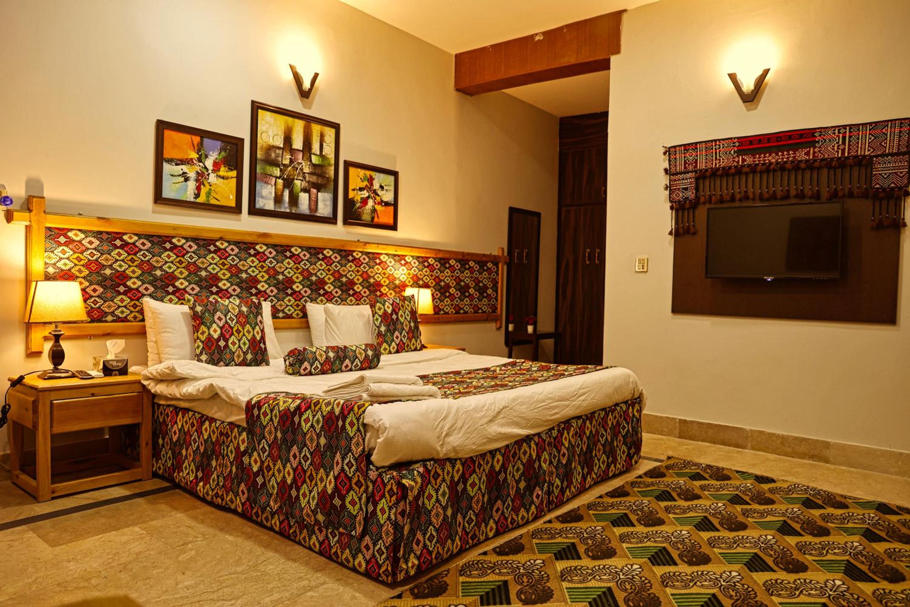 Deluxe King Room photo 1