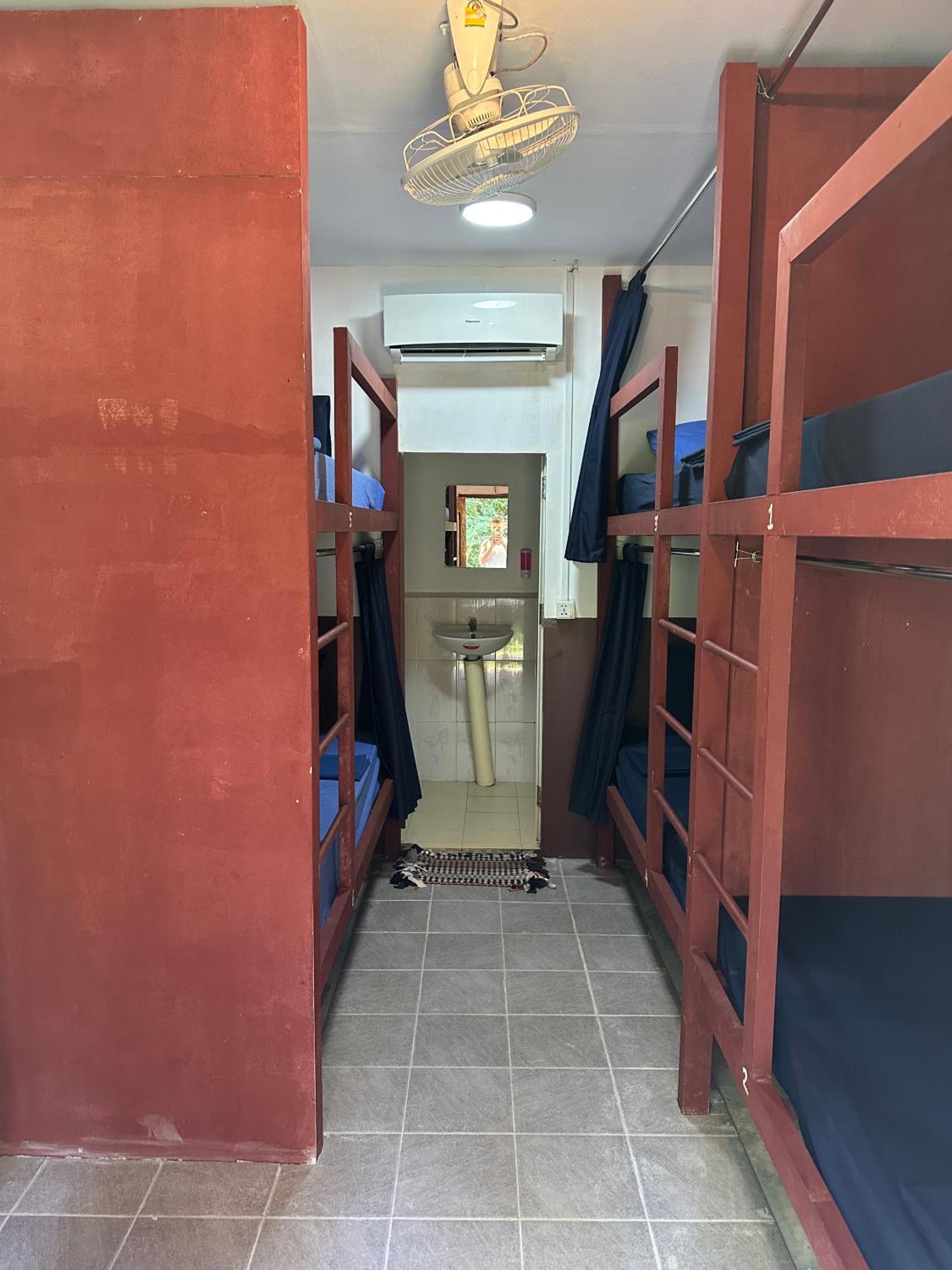 Bed in 6-Bed Mixed Dormitory Room photo 1