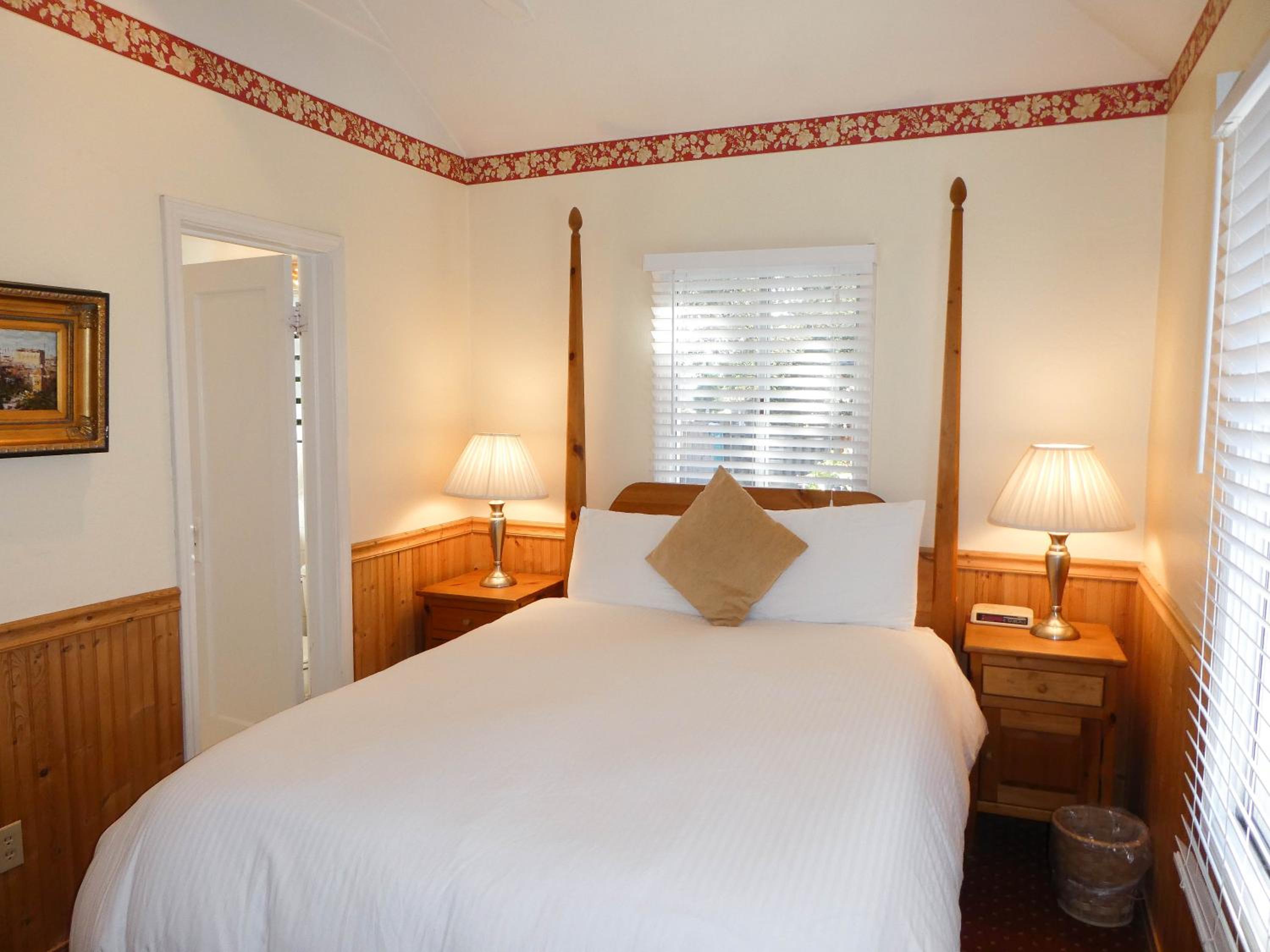 Dolores Cottage I, Private Rental with Kitchen