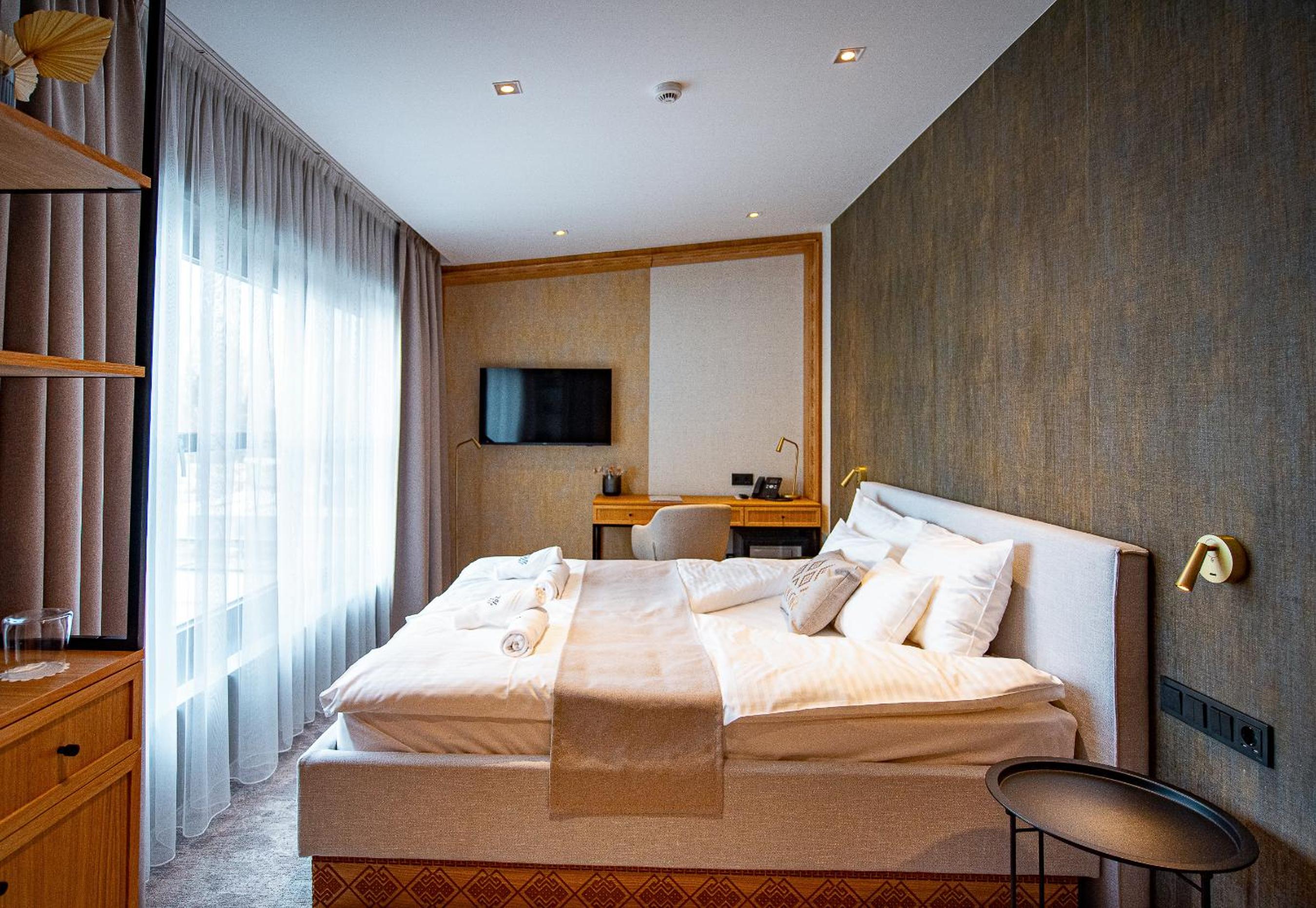 Double Room With Pool View photo 1