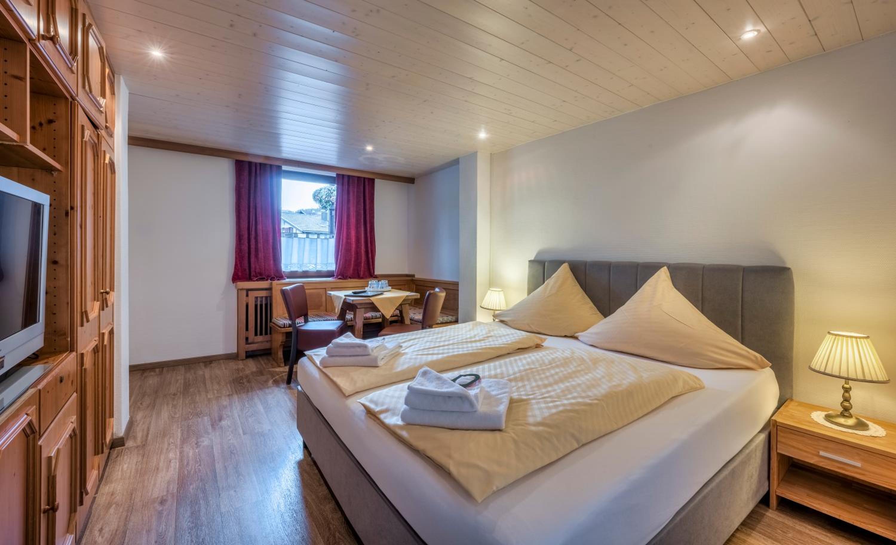 Standard Double Room - Photo 3
