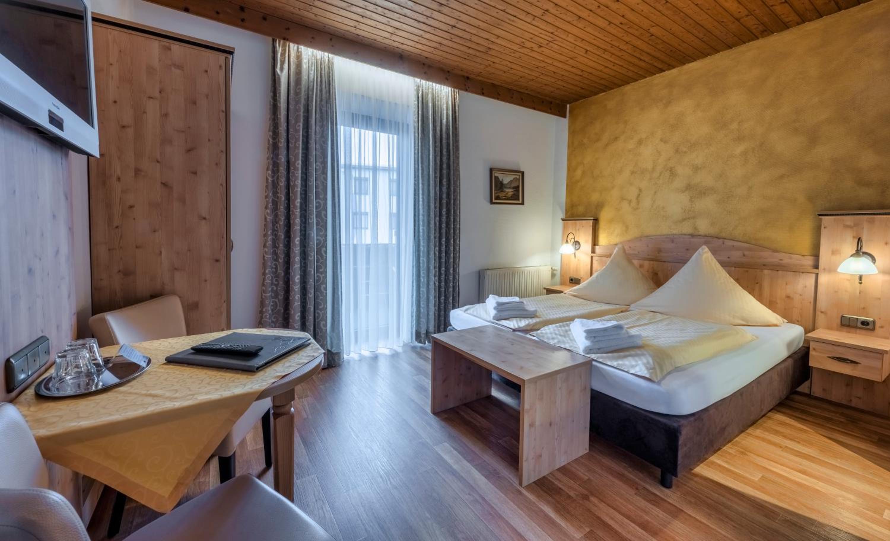 Standard Double Room - Photo 4