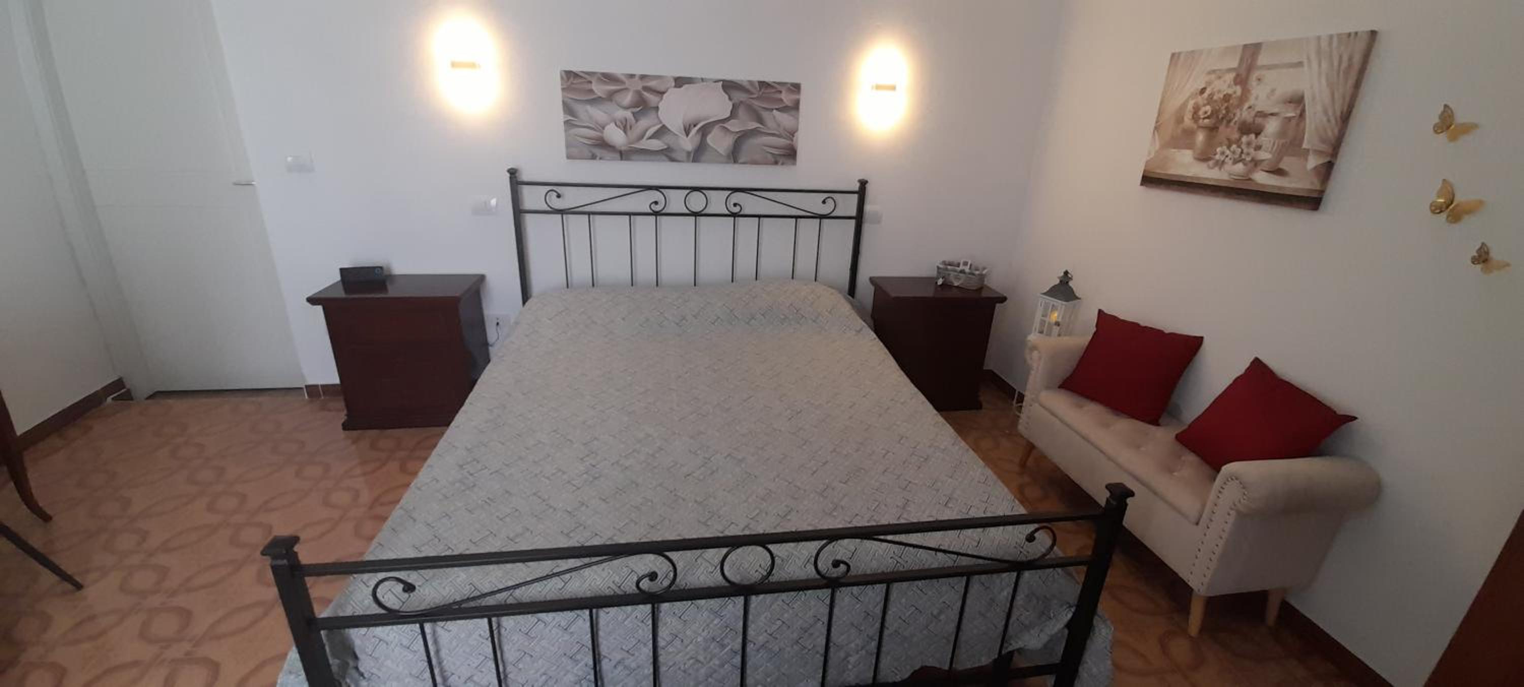 Triple Room with Balcony - Photo 16