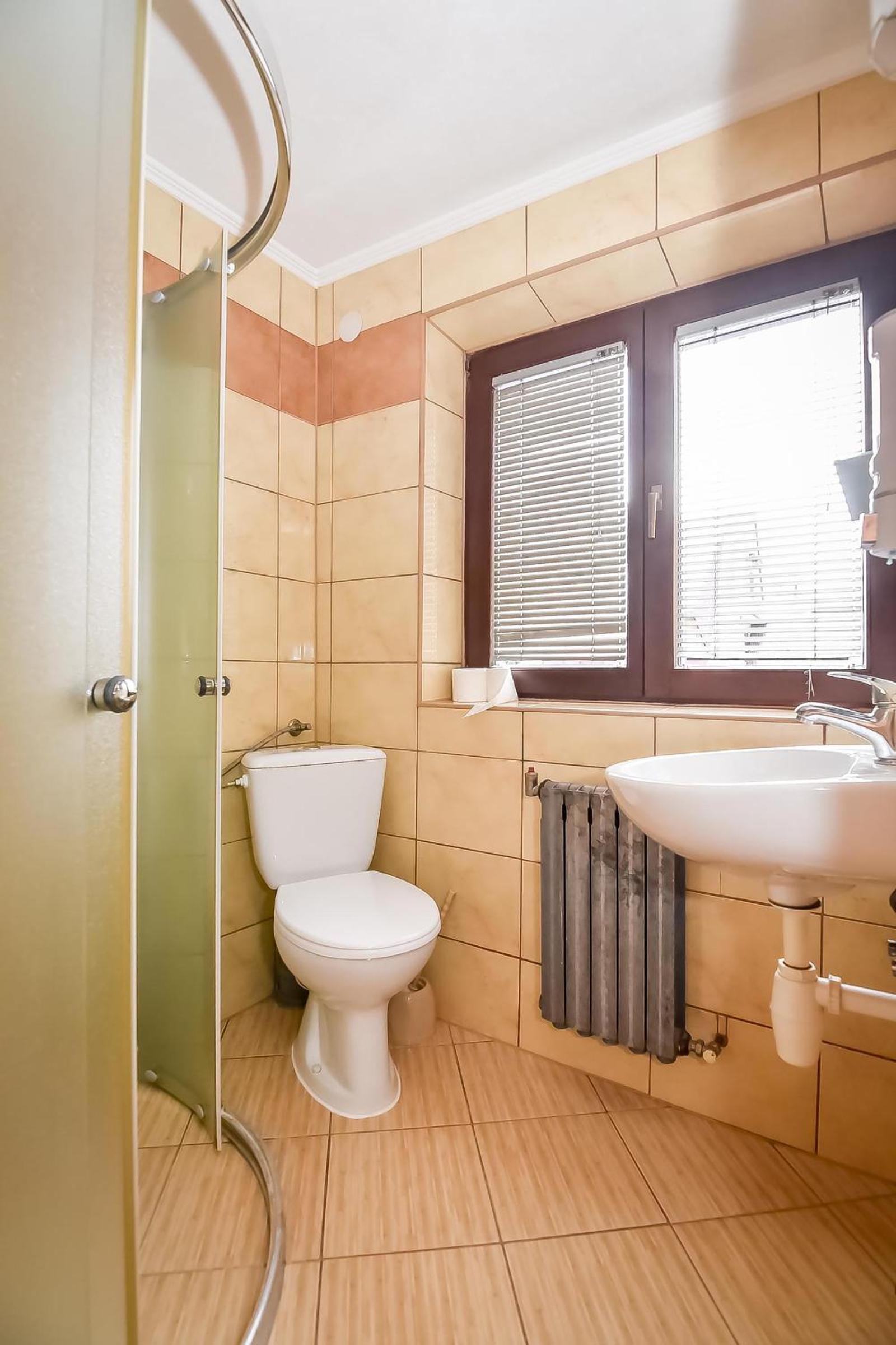 Double Room with Private Bathroom photo 1