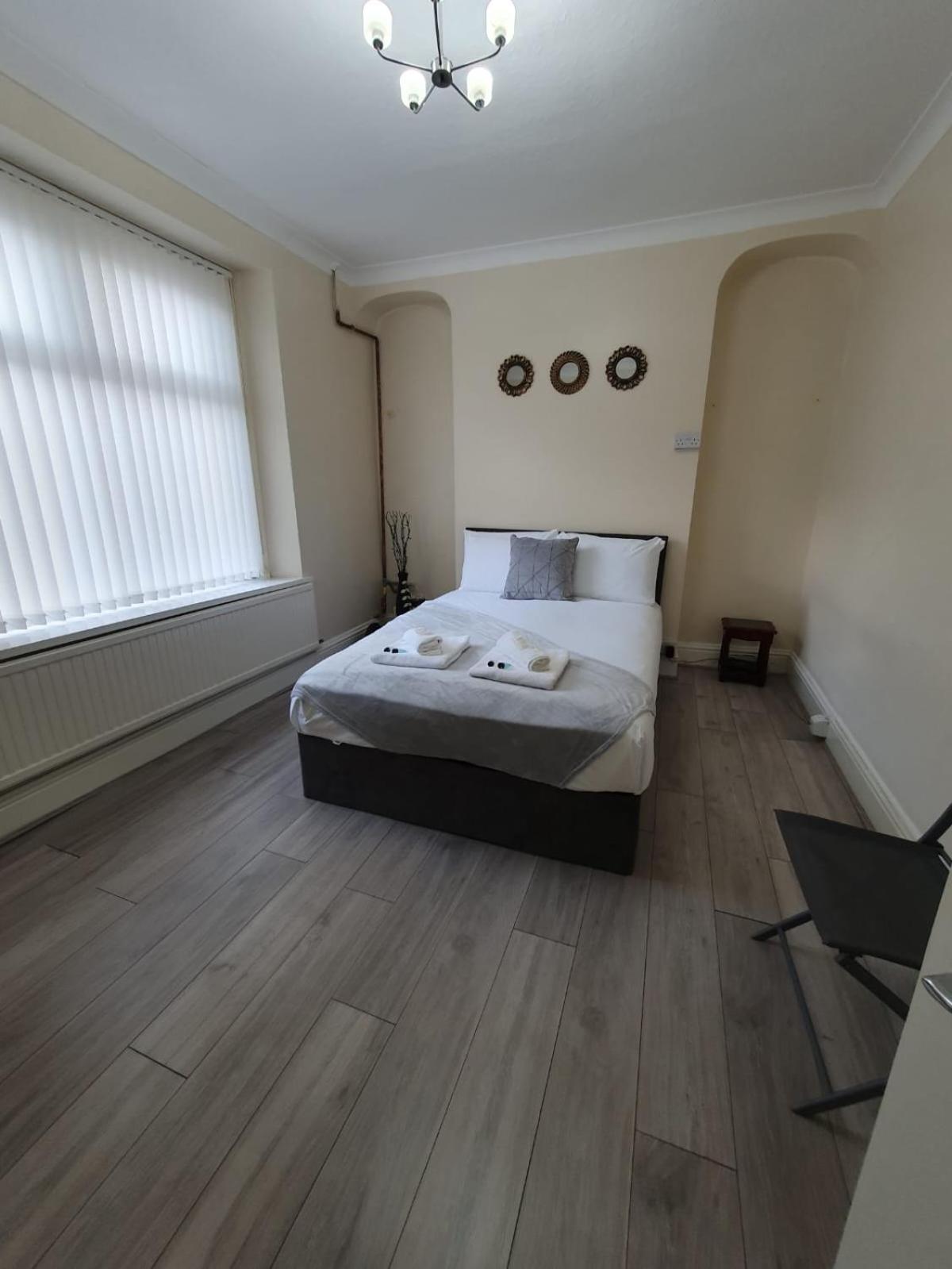 Four-Bedroom House photo 2