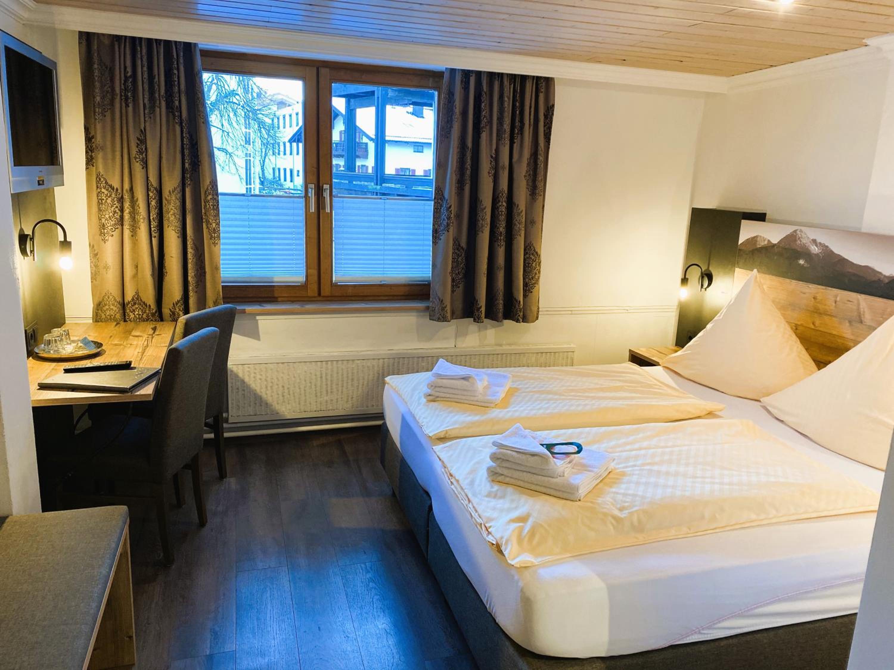 Standard Double Room - Photo 6