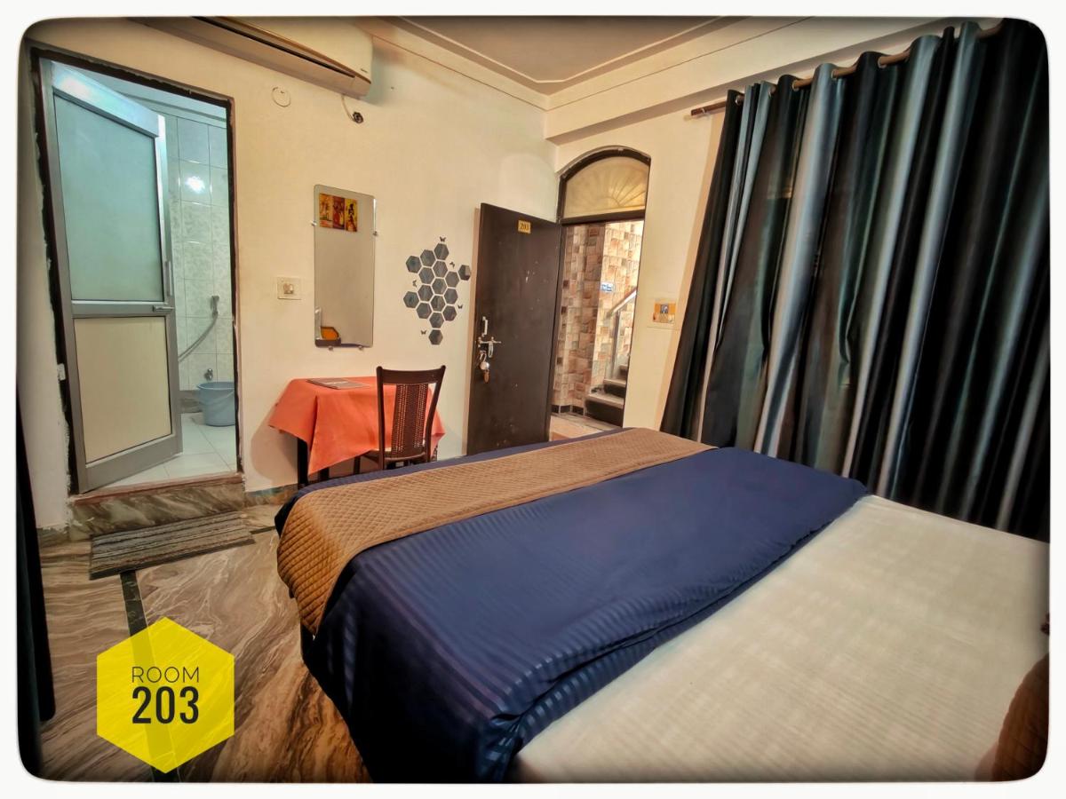 Standard Double Room with Fan photo 3