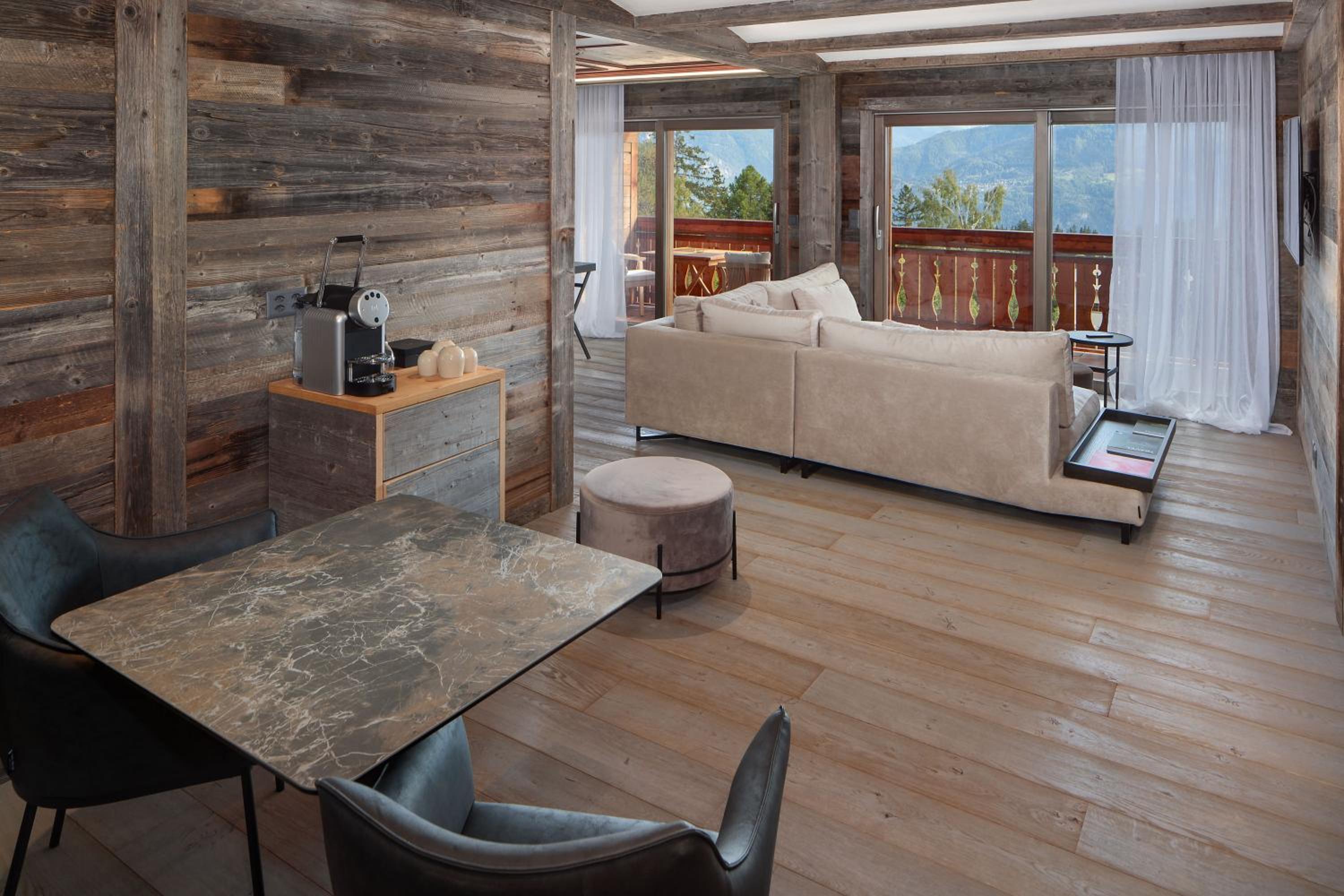 Superior Suite with Mountain View photo 1