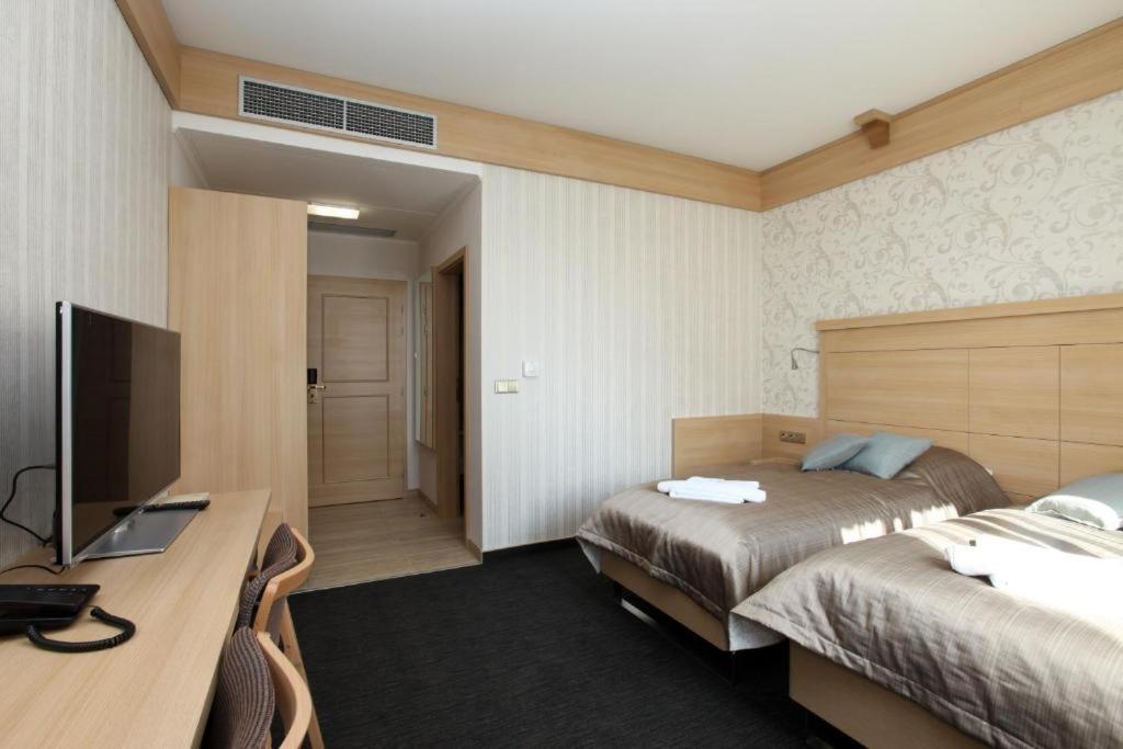 Double or Twin Room photo 3
