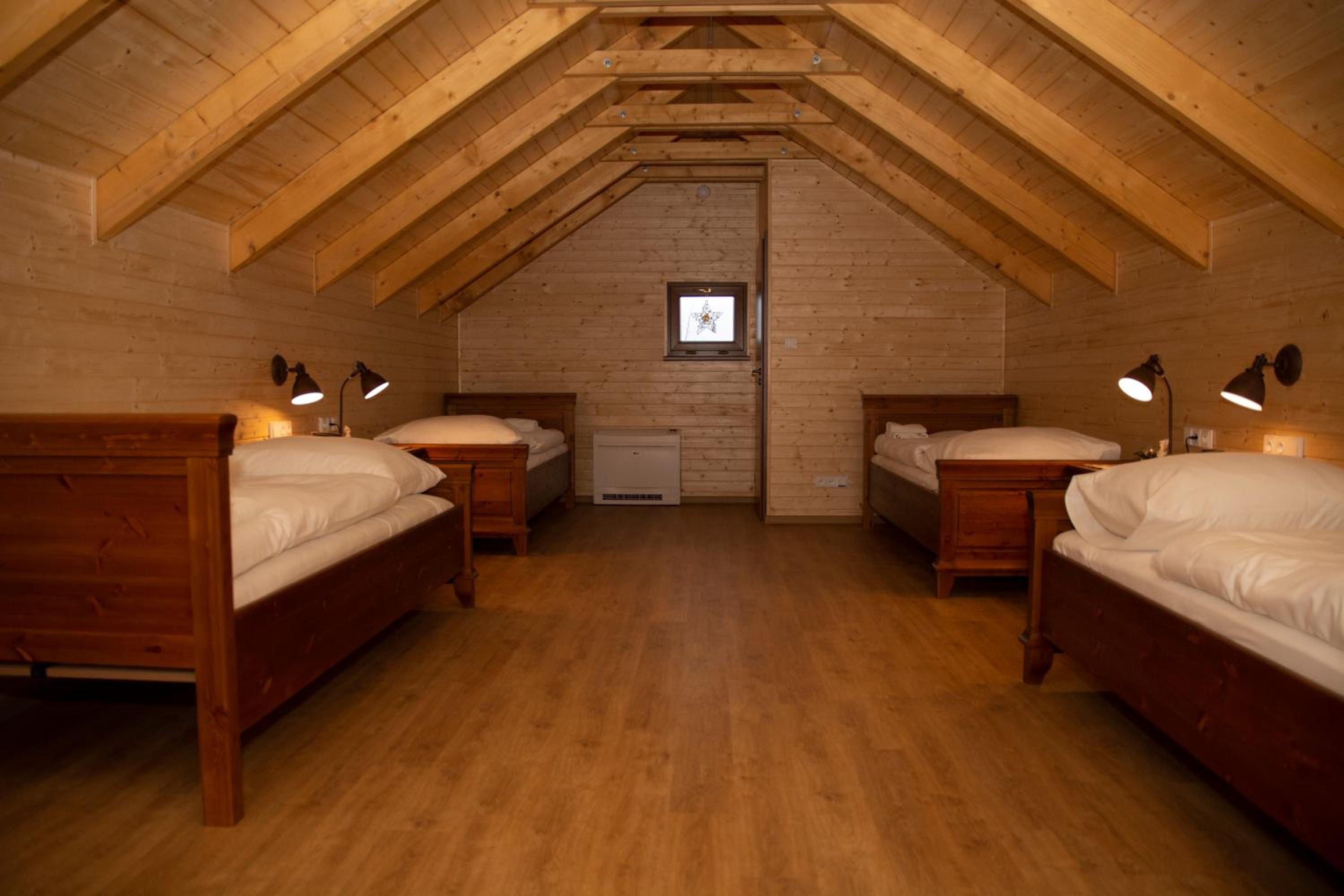 两卧室小屋