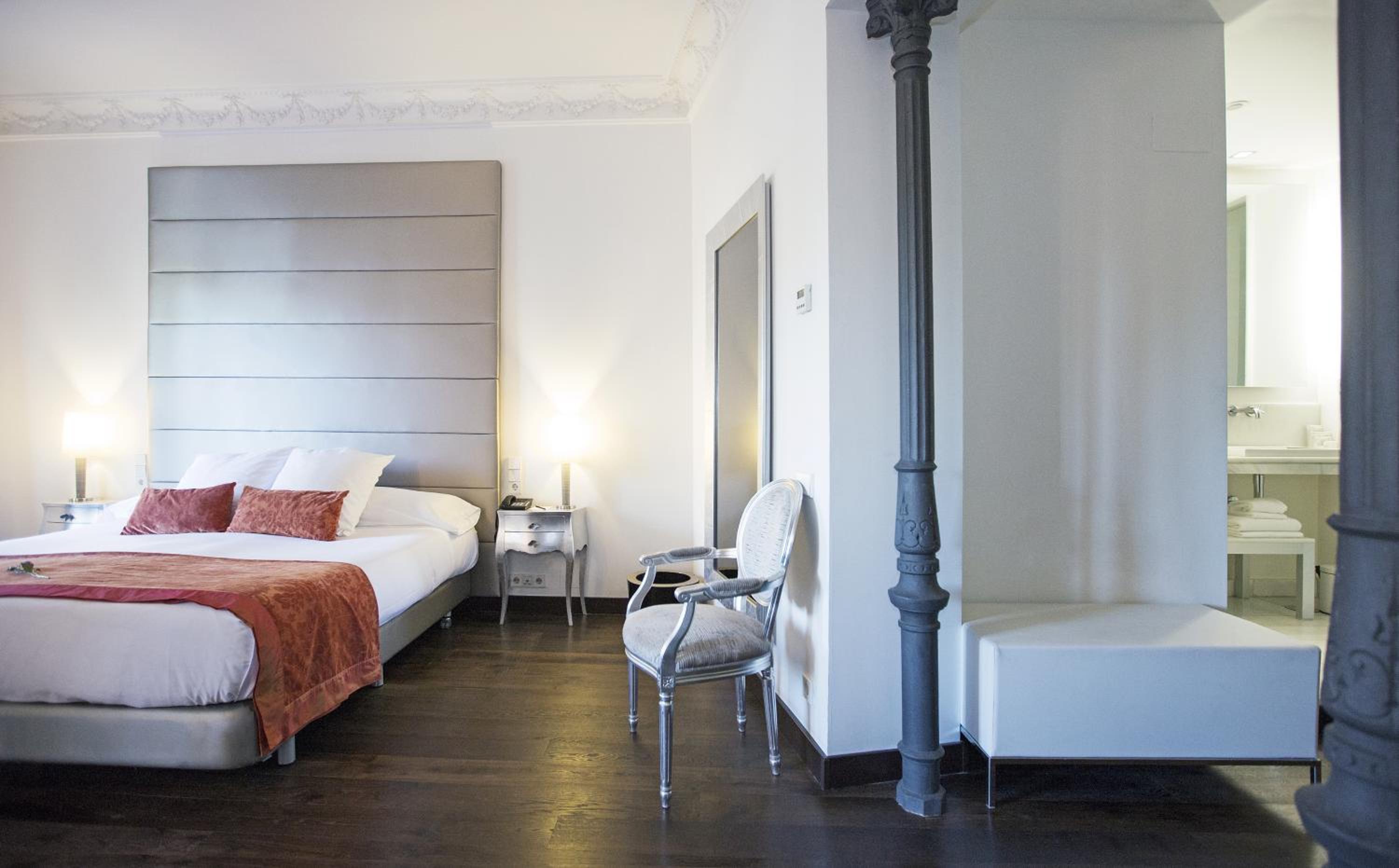 Deluxe Double or Twin Room with View - Photo 6