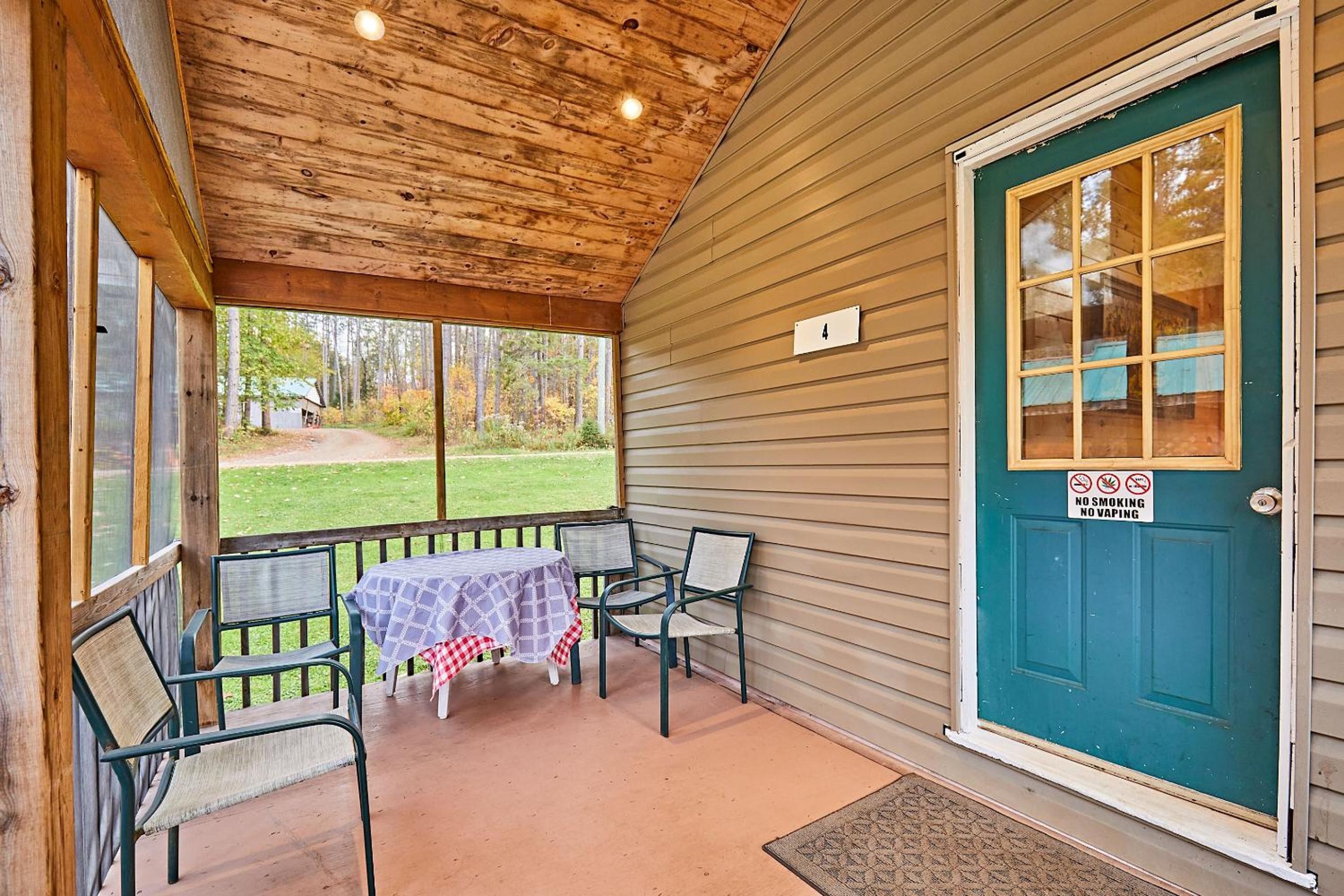 Two-Bedroom Cottage photo 2