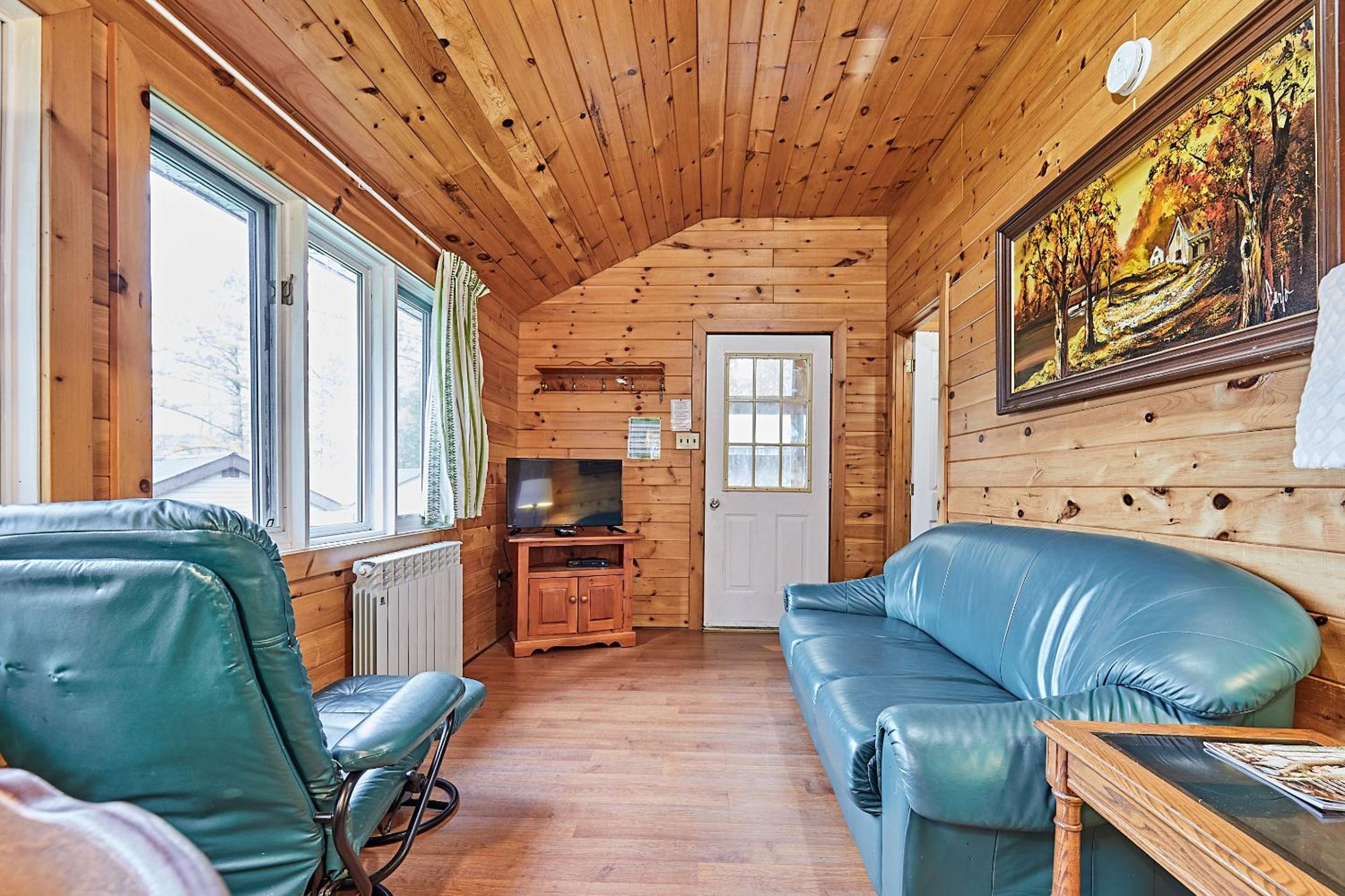 Two-Bedroom Cottage photo 3