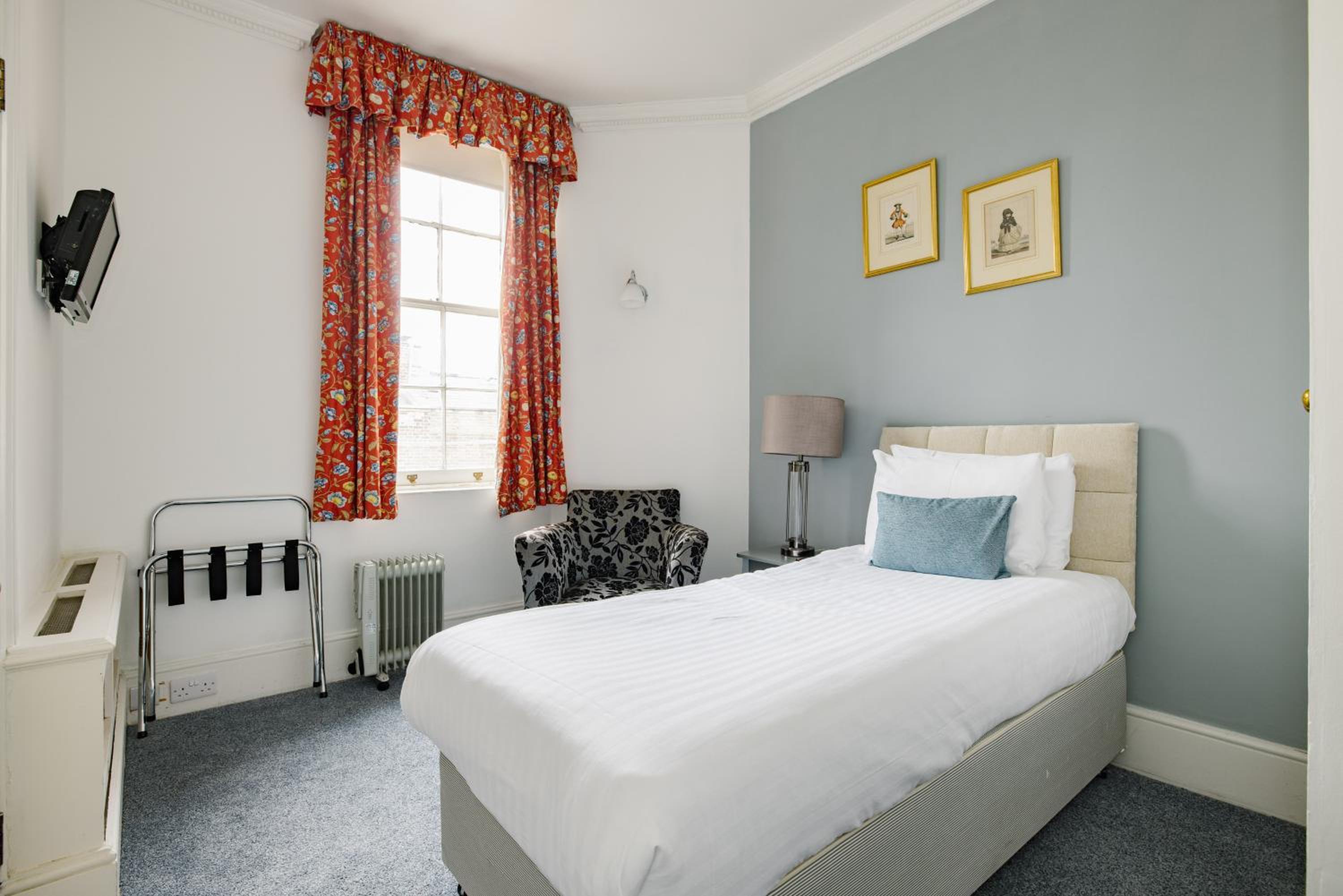 Single Room photo 2