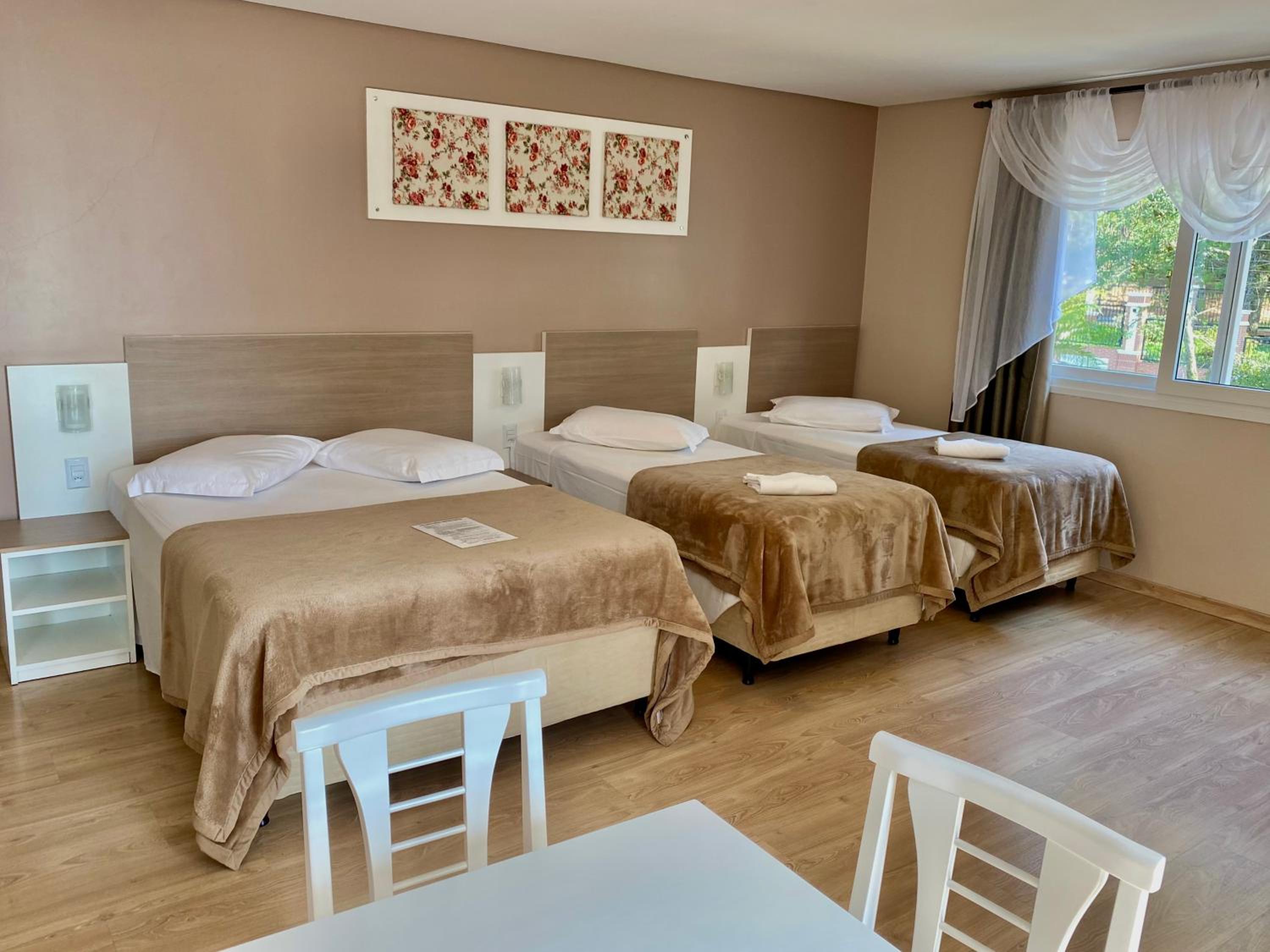 Deluxe Quadruple Room photo 2
